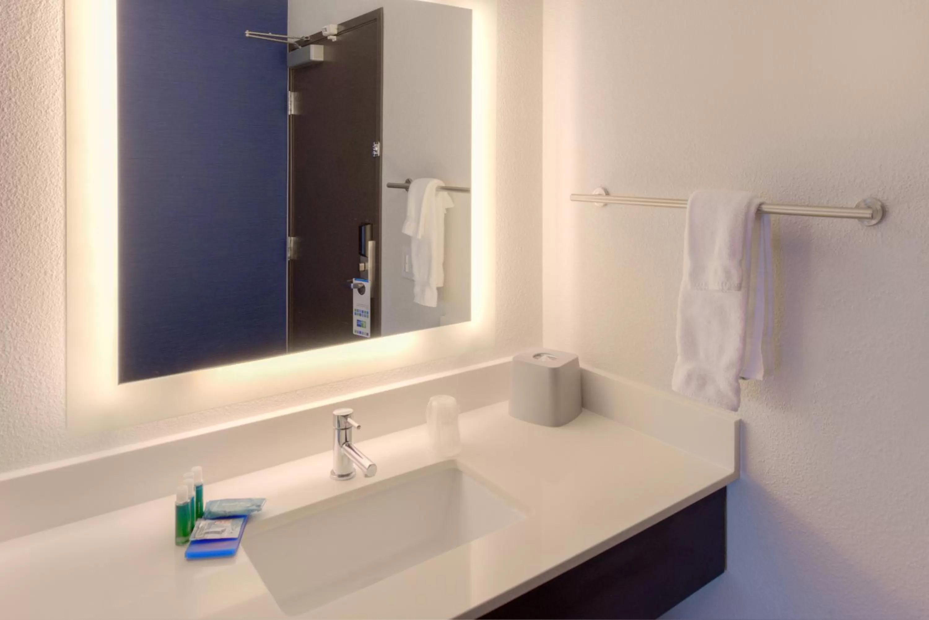 Bathroom in Holiday Inn Express Newberg - Wine Country by IHG