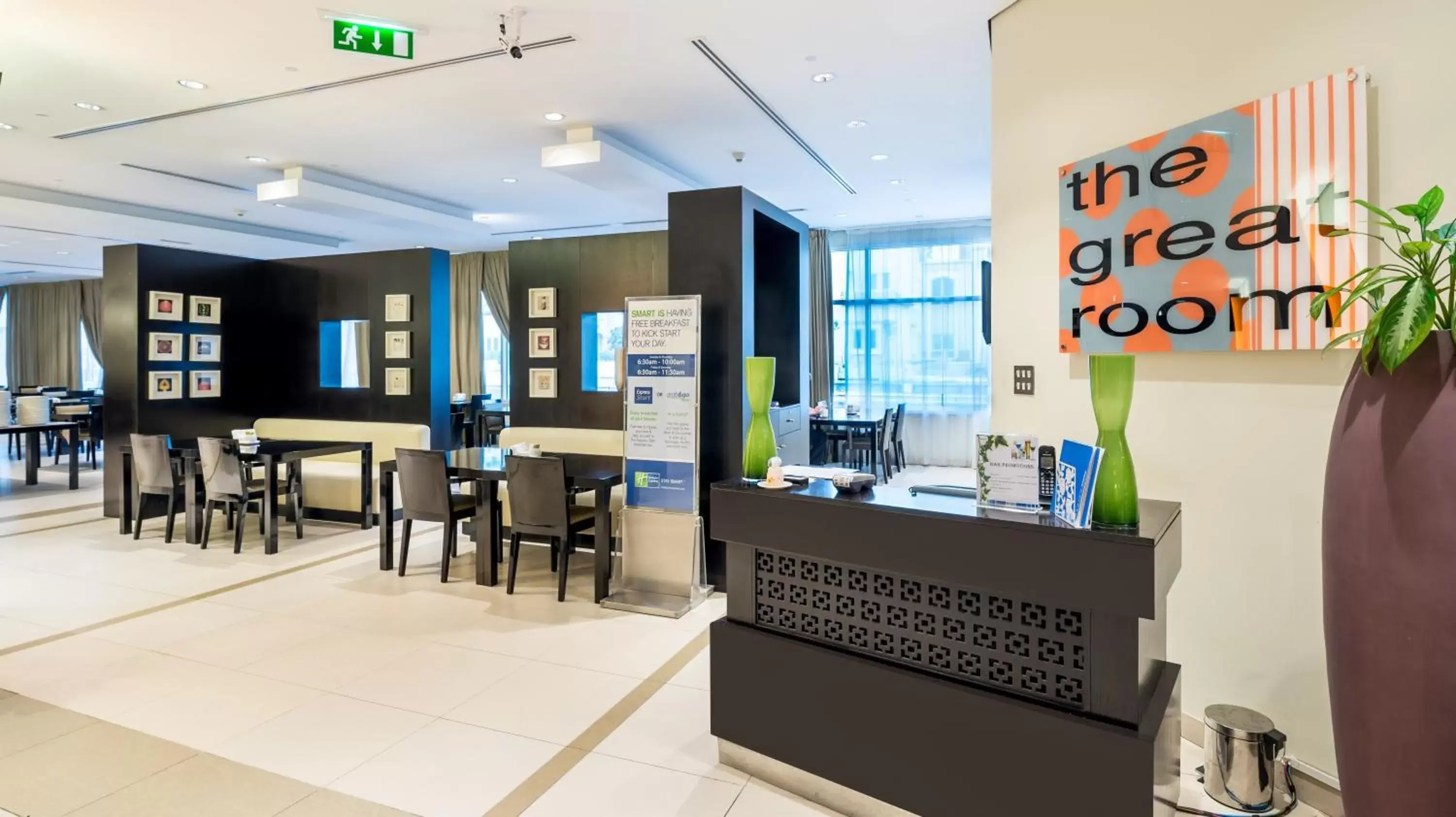 Restaurant/places to eat in Holiday Inn Express Dubai Internet City, an IHG Hotel