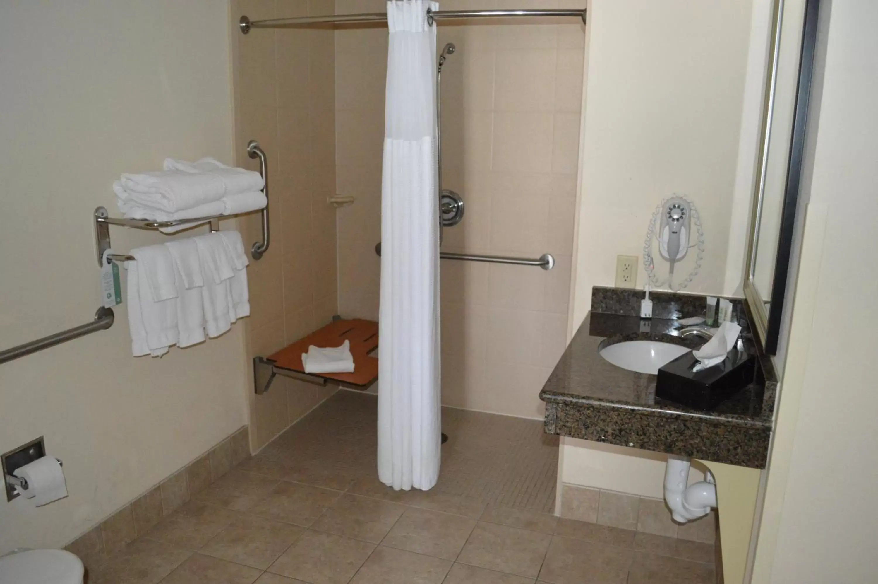 Photo of the whole room, Bathroom in Staybridge Suites Milwaukee West-Oconomowoc, an IHG Hotel