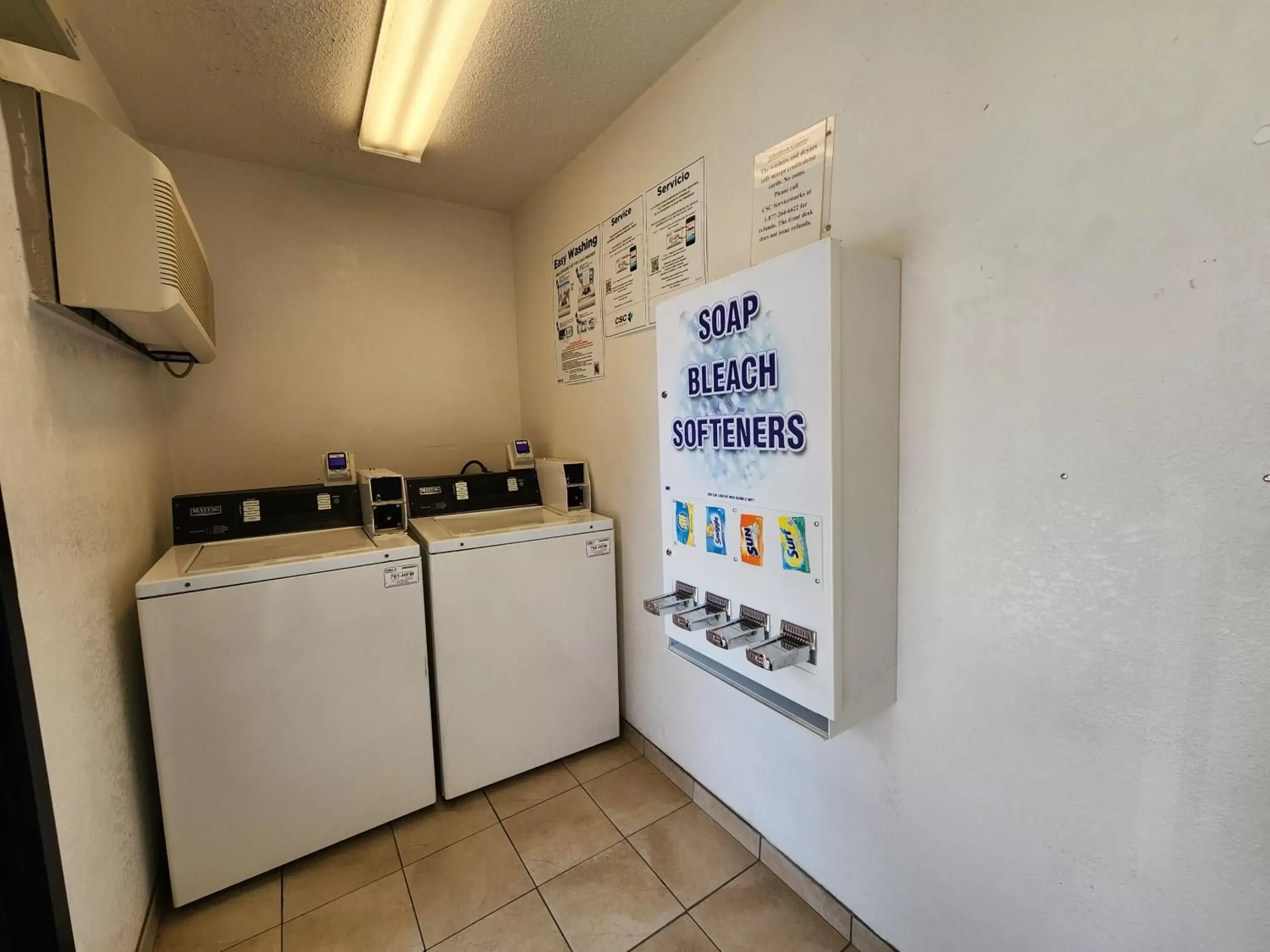 laundry, Kitchen/Kitchenette in Motel 6-Baytown, TX - Baytown East