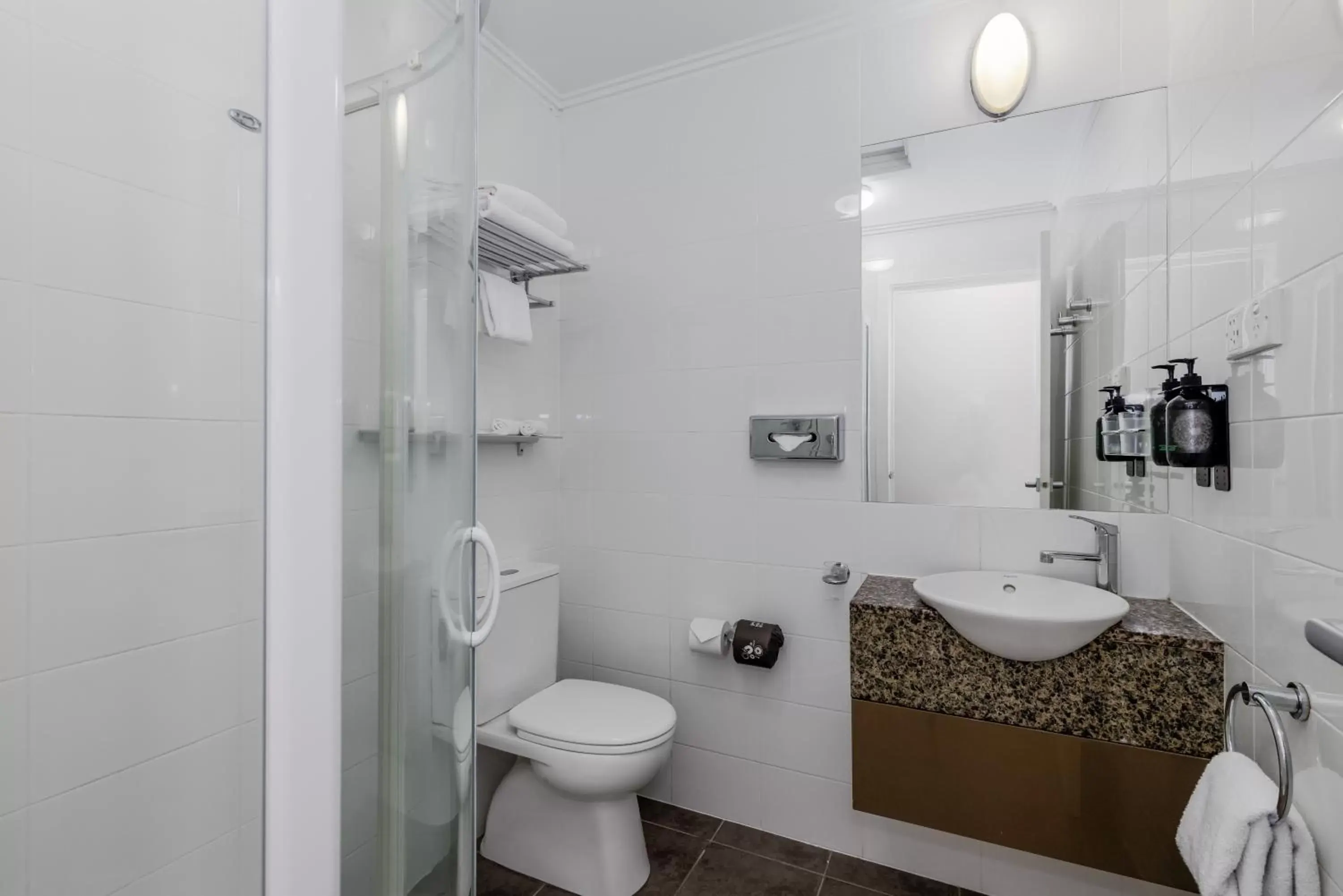 Shower, Bathroom in Alto Hotel On Bourke