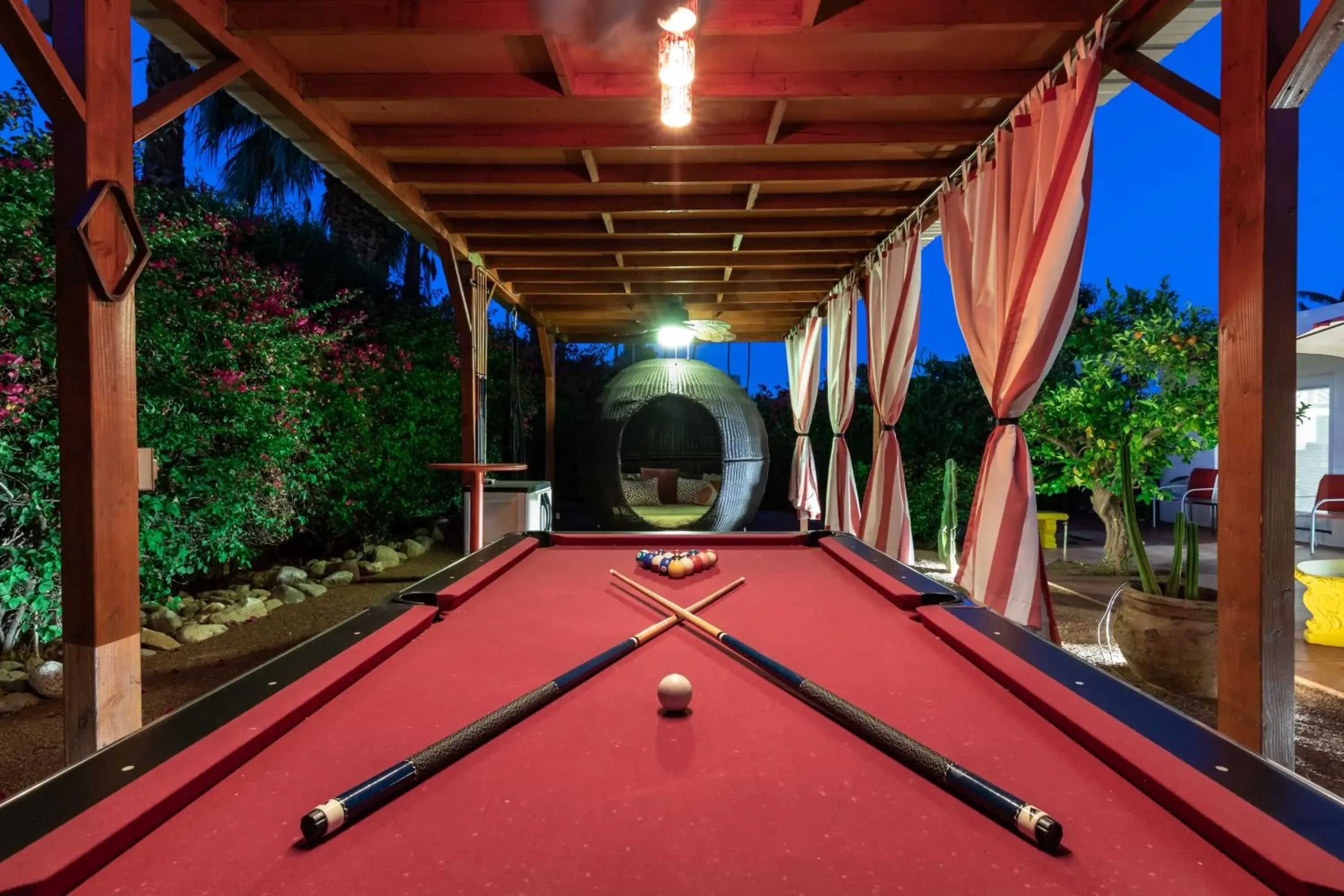 Billiard, Billiards in Float Palm Springs