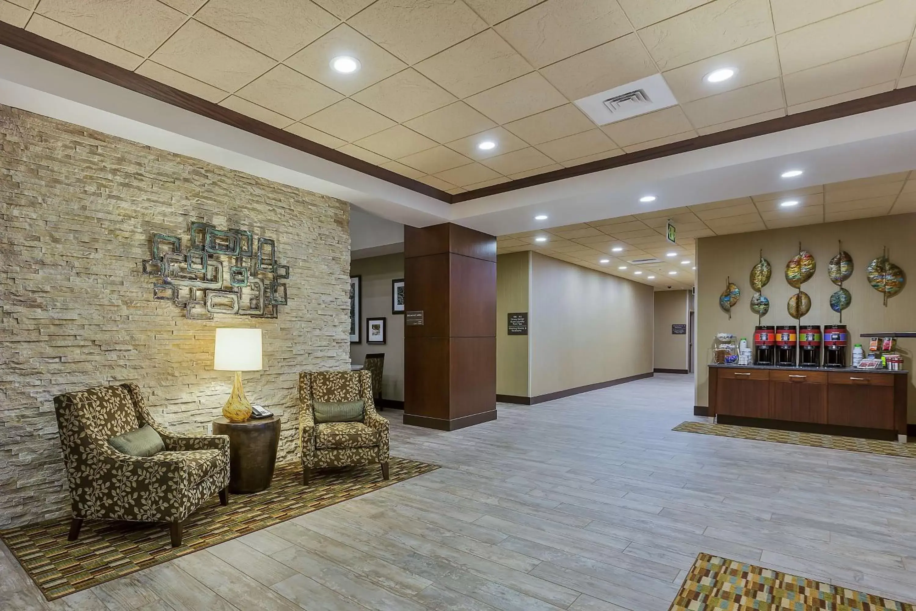 Lobby or reception in Hampton Inn & Suites Bend