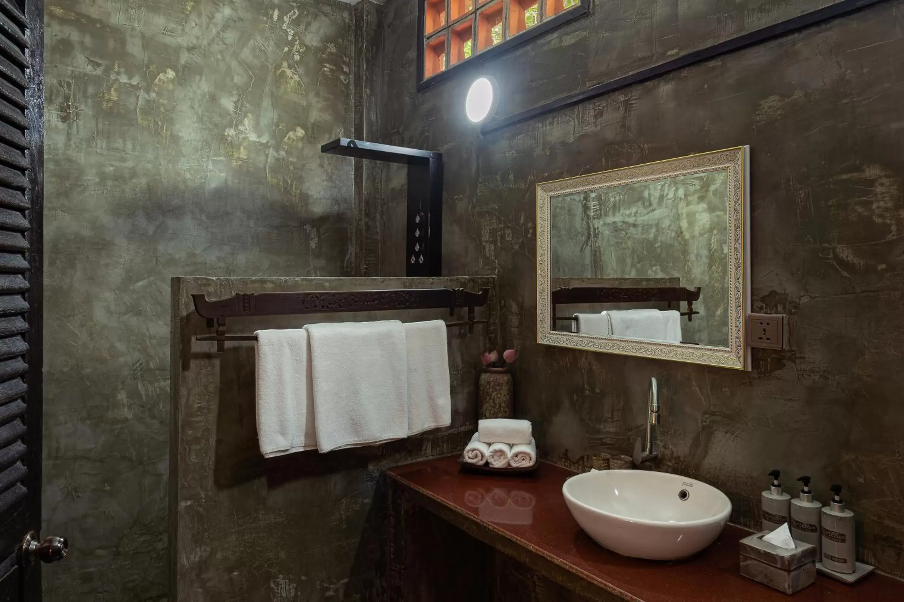 Bathroom in Pavillon Indochine Boutique - Hotel