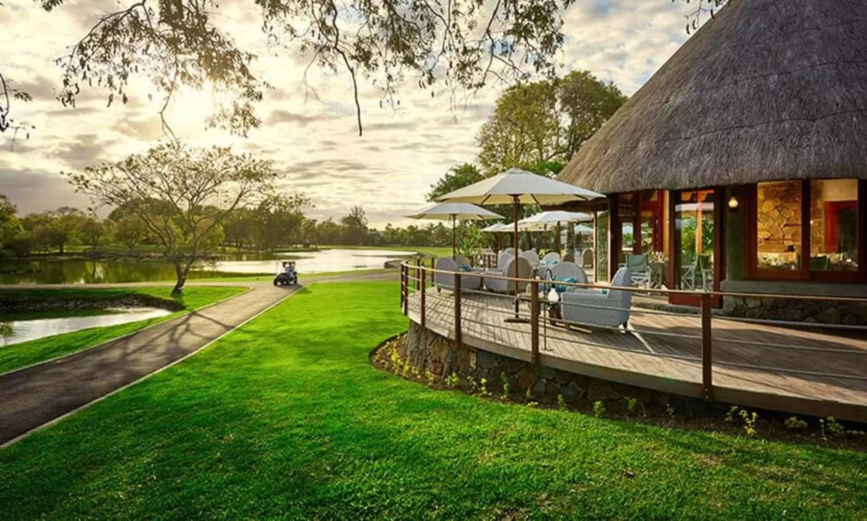 Restaurant/places to eat in Constance Belle Mare Plage