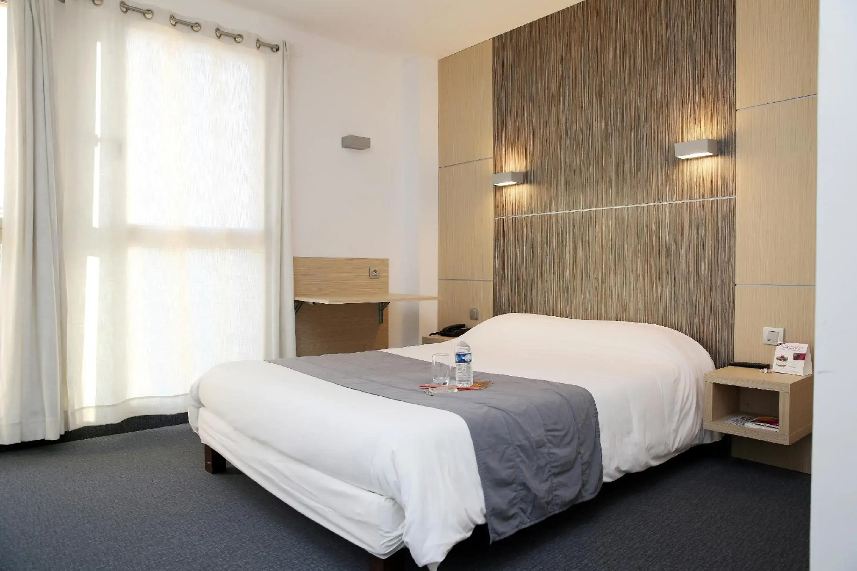 Bedroom, Bed in The Originals City, Hotel Le Caussea, Castres (Inter-Hotel)