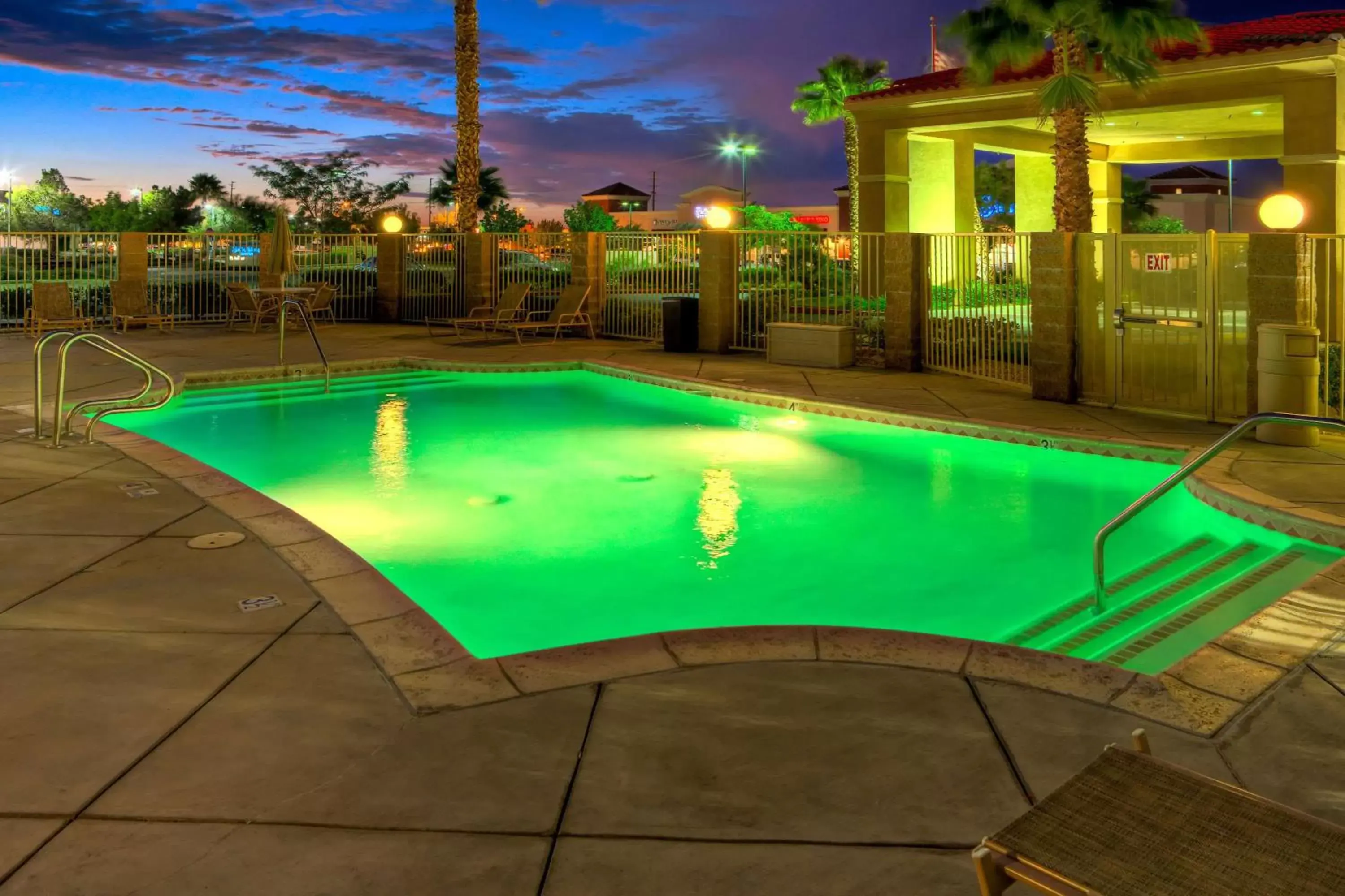 Pool view, Swimming Pool in Hampton Inn & Suites Palmdale