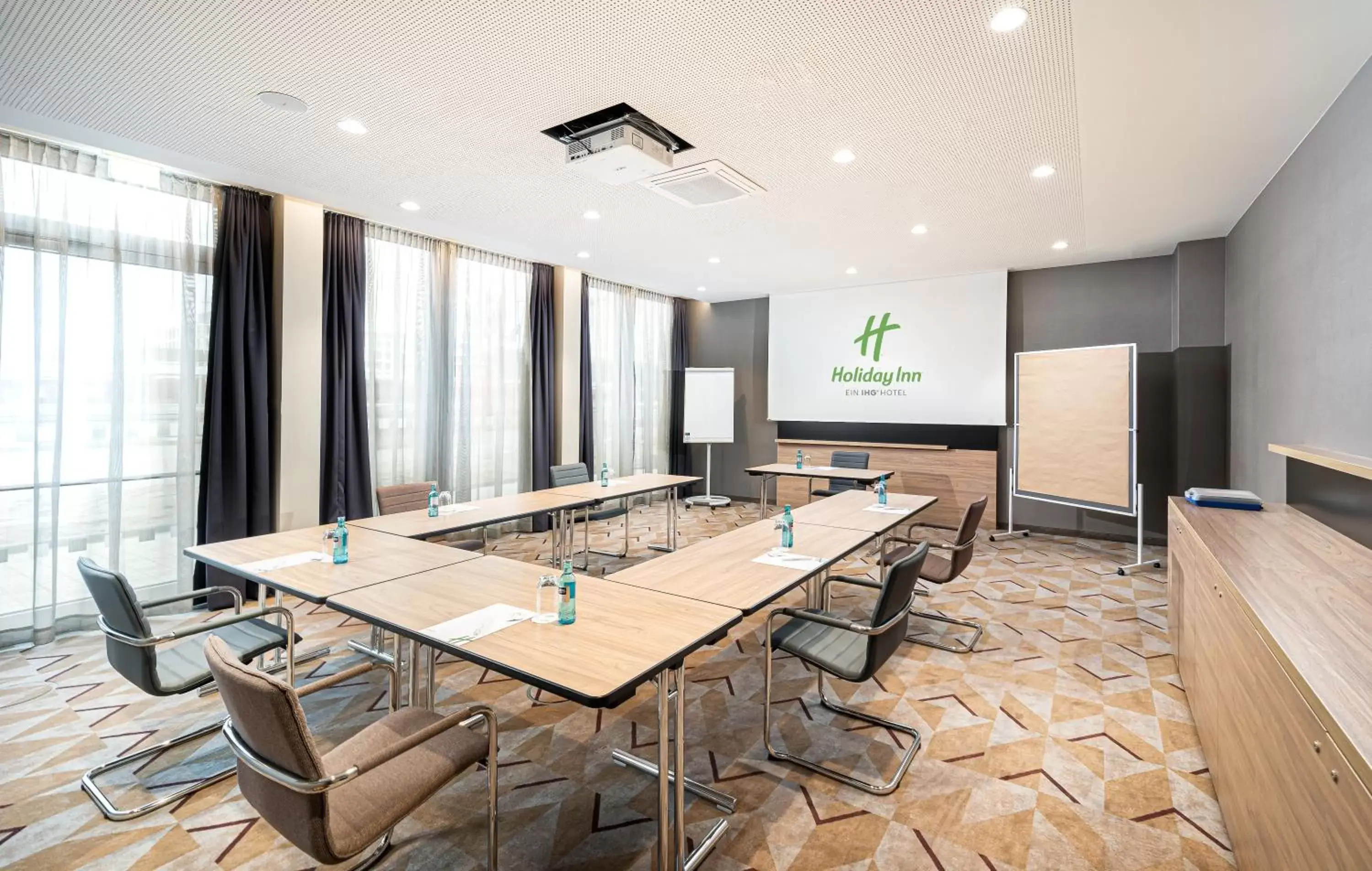 Meeting/conference room in Holiday Inn - Mannheim City - Hauptbahnhof, an IHG Hotel