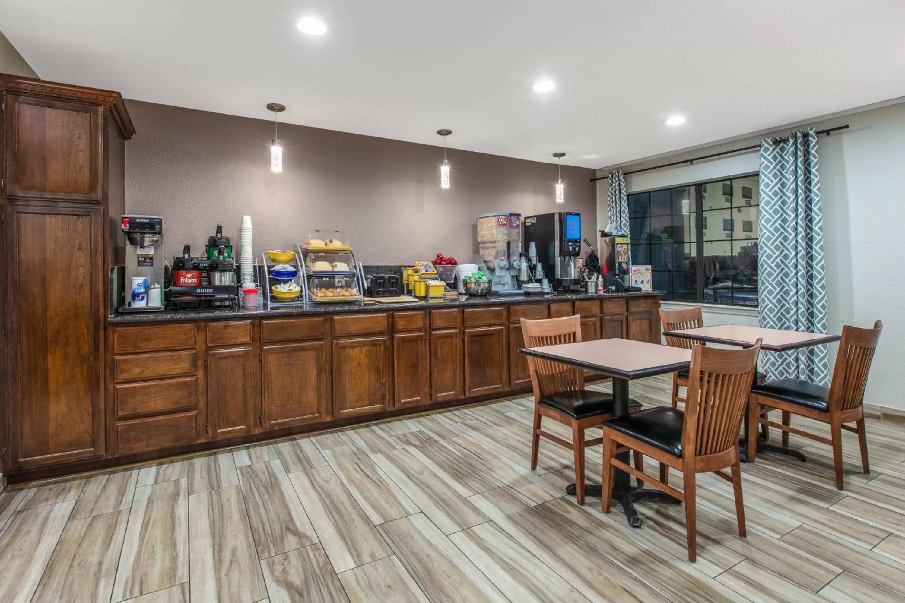 Food and drinks, Restaurant/Places to Eat in Days Inn by Wyndham Waco