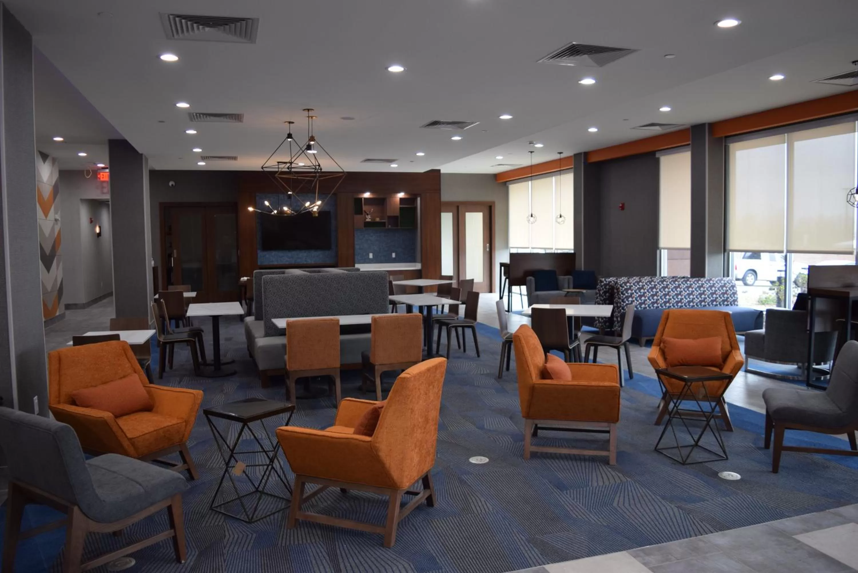 Lobby or reception in La Quinta Inn & Suites by Wyndham Louisville NE - Old Henry Rd