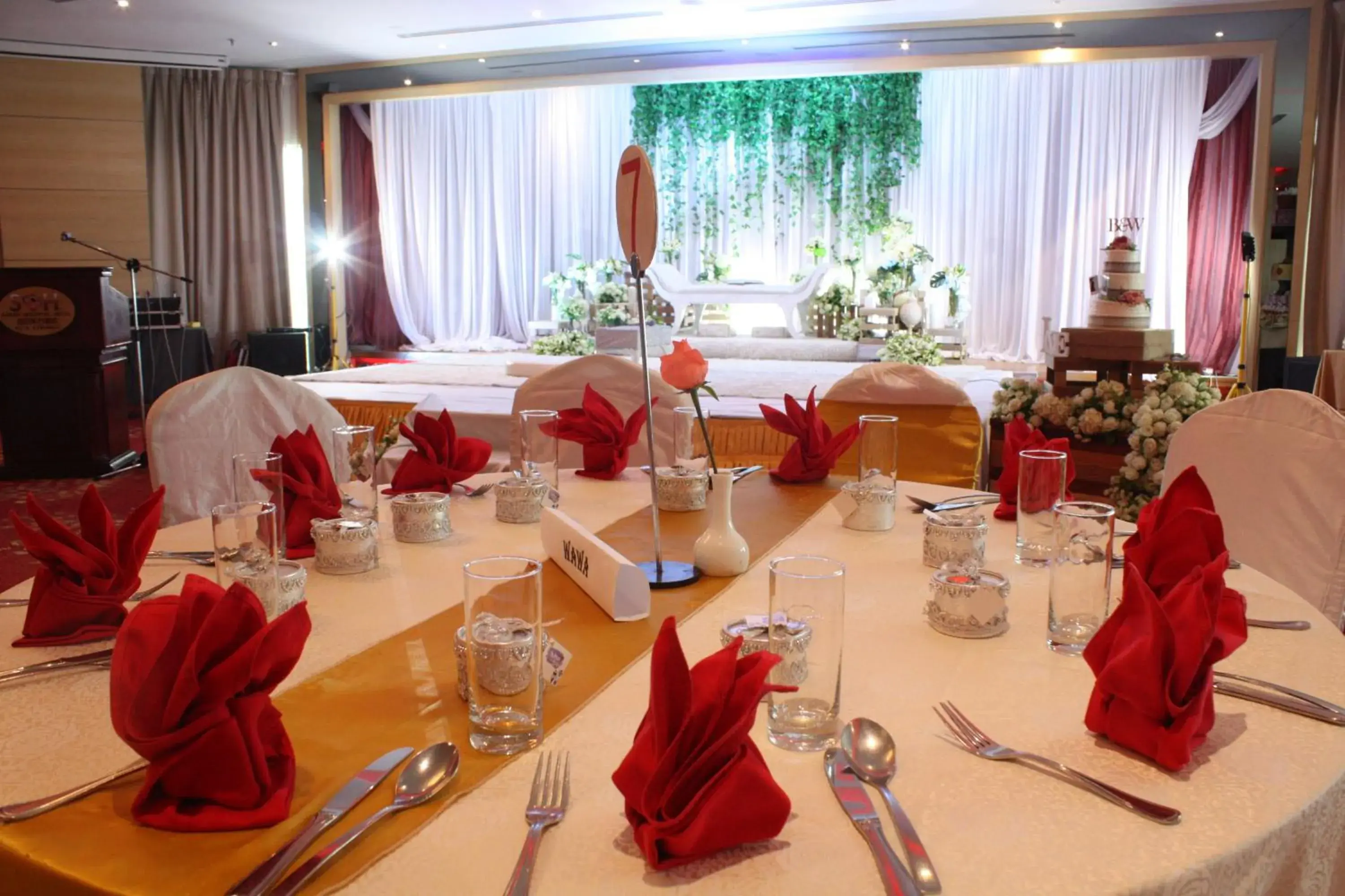 Restaurant/Places to Eat in Sabah Oriental Hotel