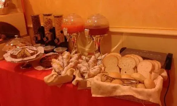 Buffet breakfast in Hotel Matteotti