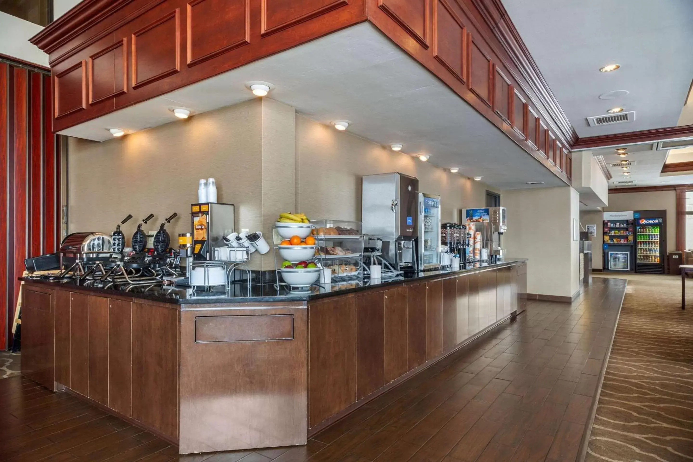 Restaurant/places to eat in Comfort Suites Green Bay