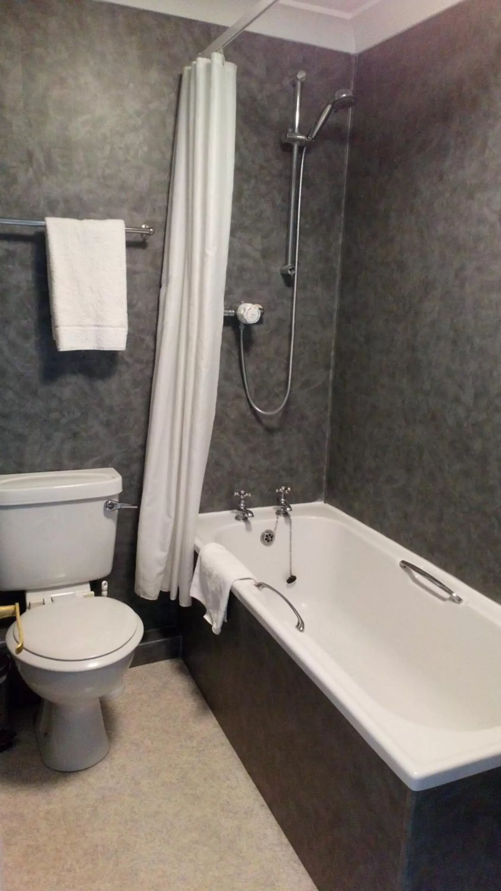 Bathroom in Marine Lodge