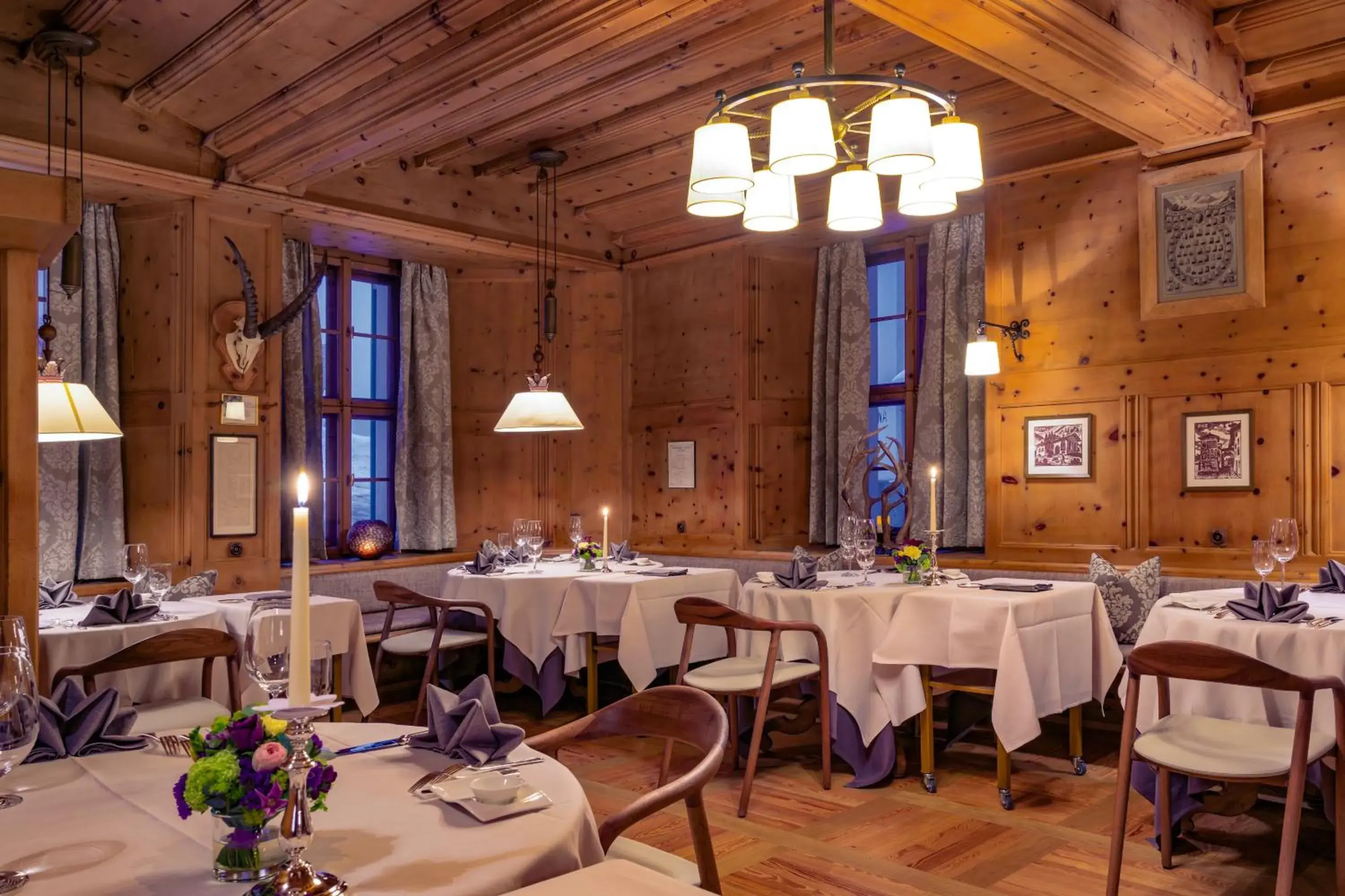 Restaurant/Places to Eat in Grand Hotel Kronenhof