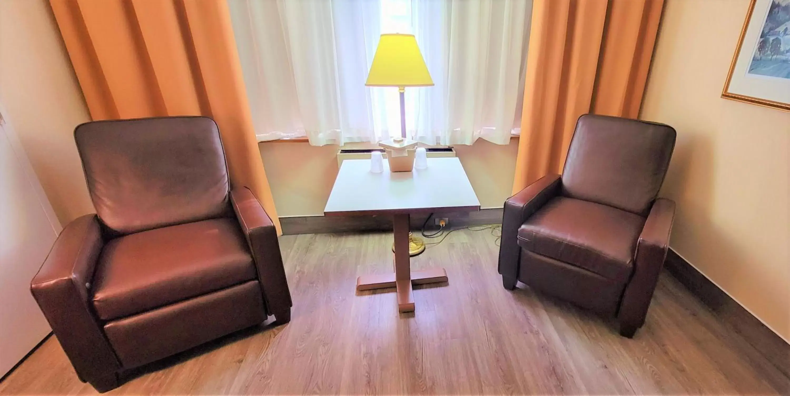 Seating Area in Quality Inn & Suites & Conference Centre - Gatineau