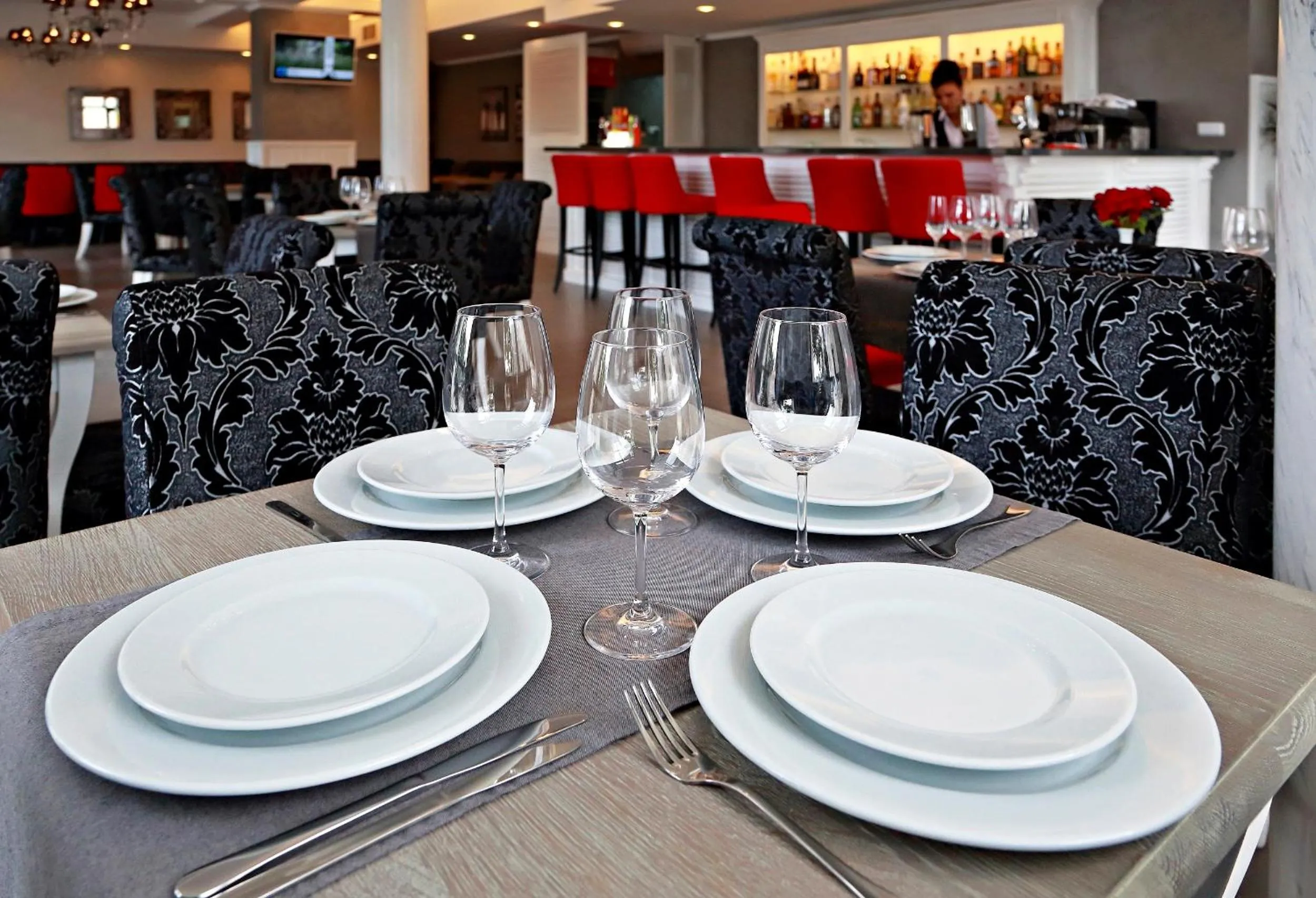 Restaurant/places to eat in White Rock Castle Suite Hotel & SPA