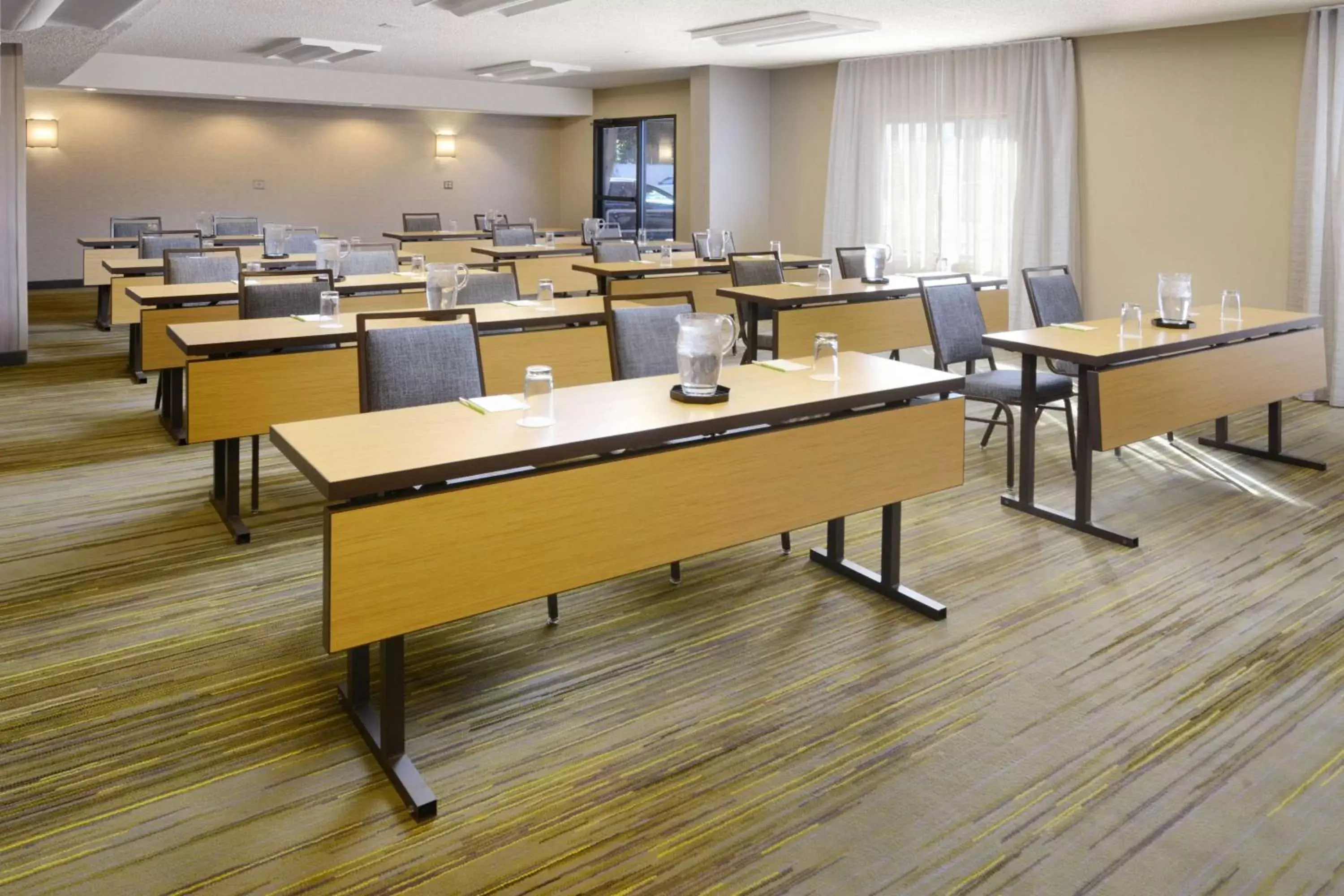 Meeting/conference room in Sonesta Select Dallas Central Expressway