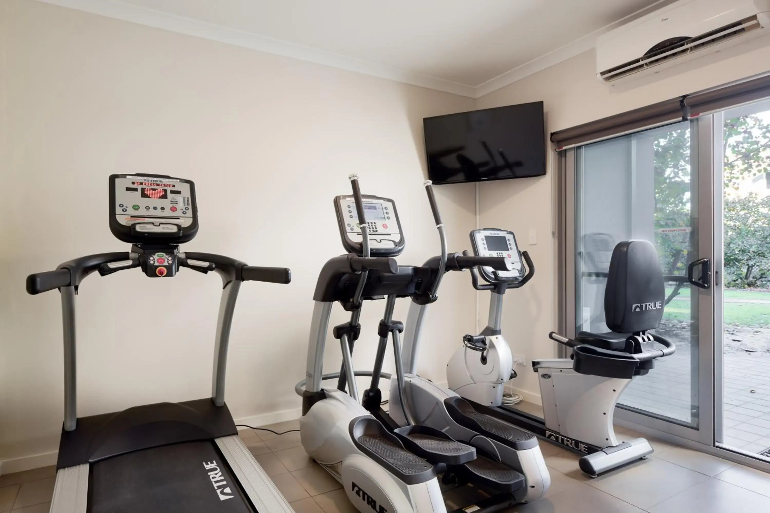 Fitness centre/facilities, Fitness Center/Facilities in Airport Apartments by Vetroblu