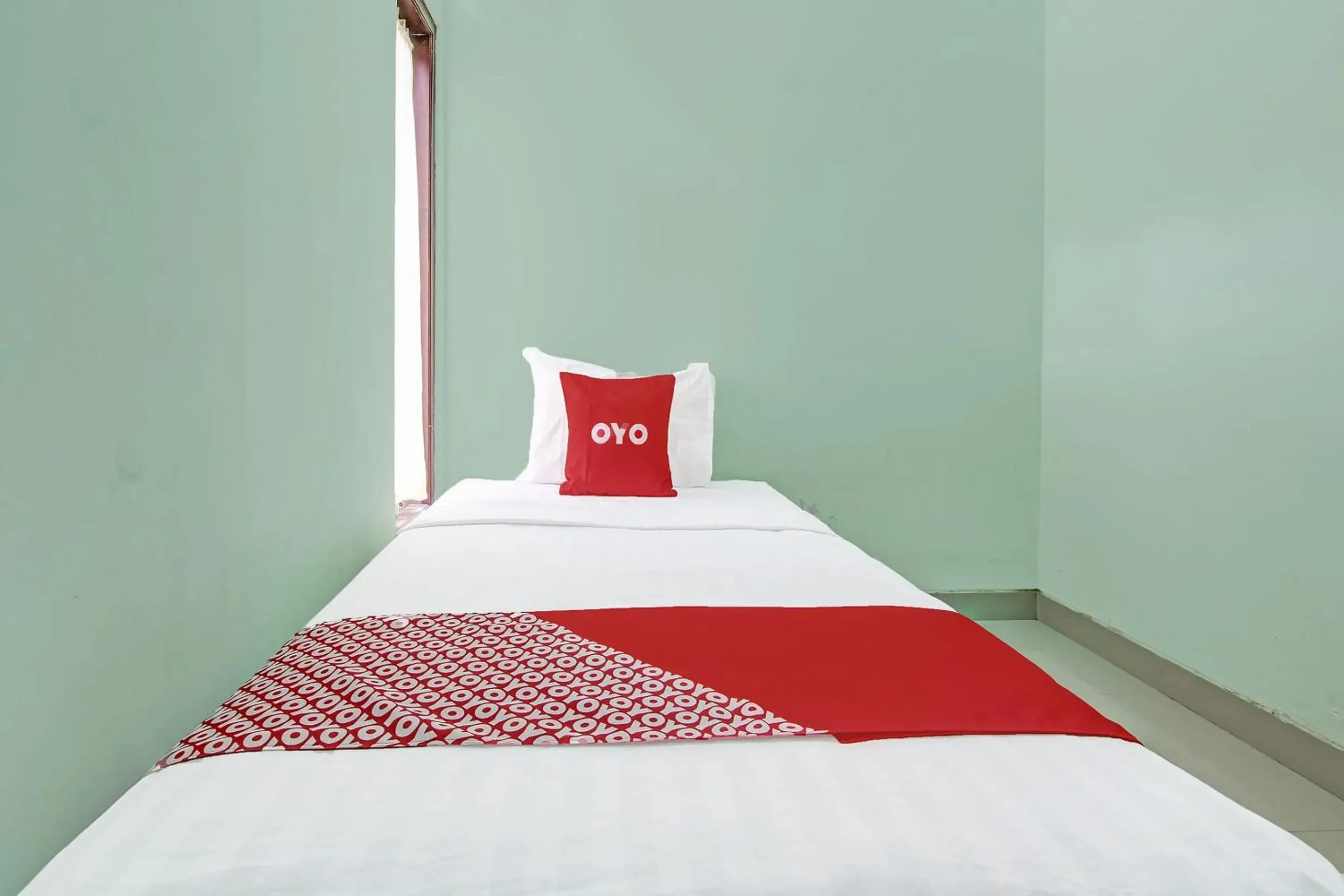 Bedroom, Bed in OYO 91803 Gita Graha Guest House Syariah