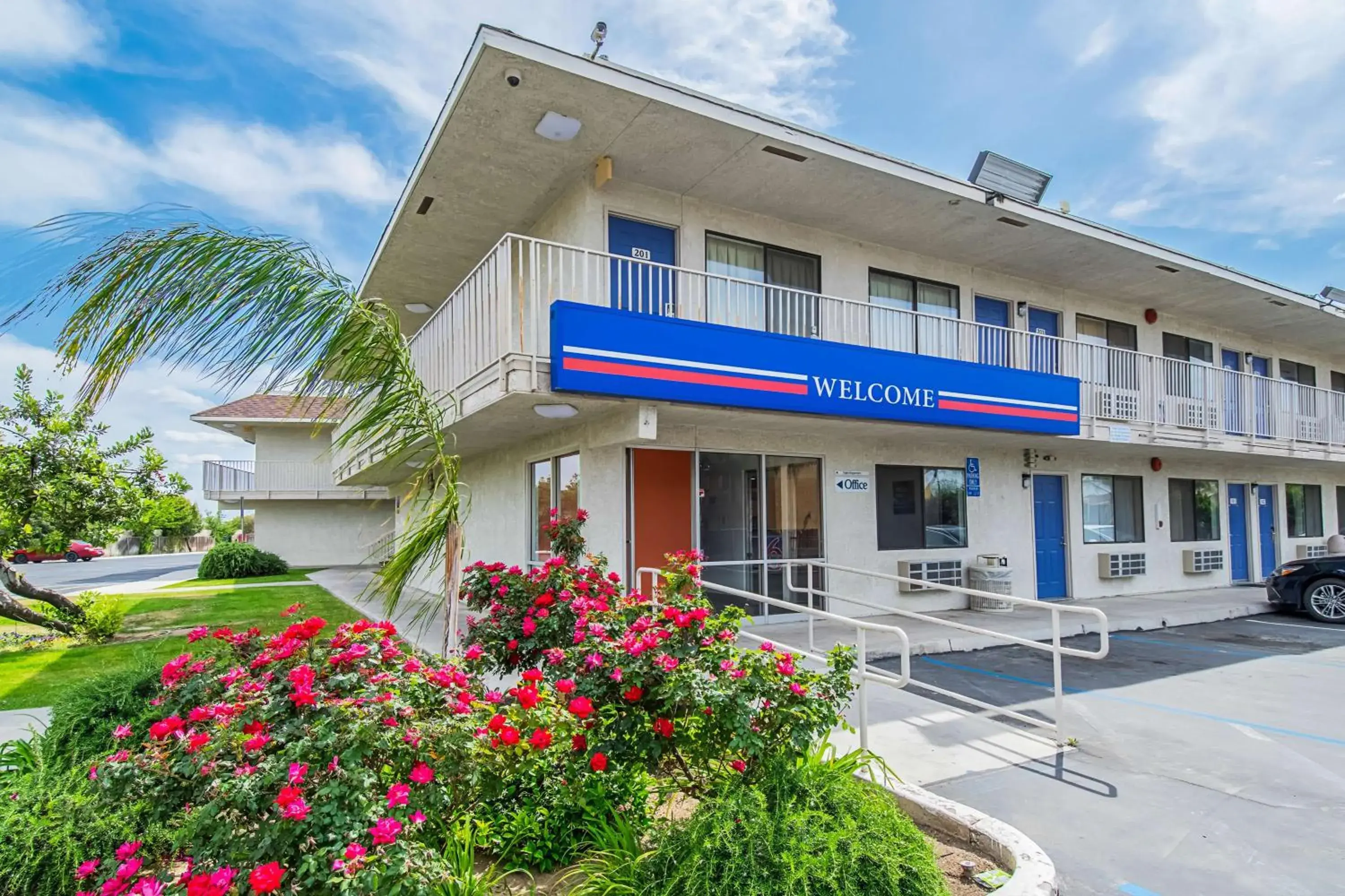 Property Building in Motel 6-Bakersfield, CA - Airport