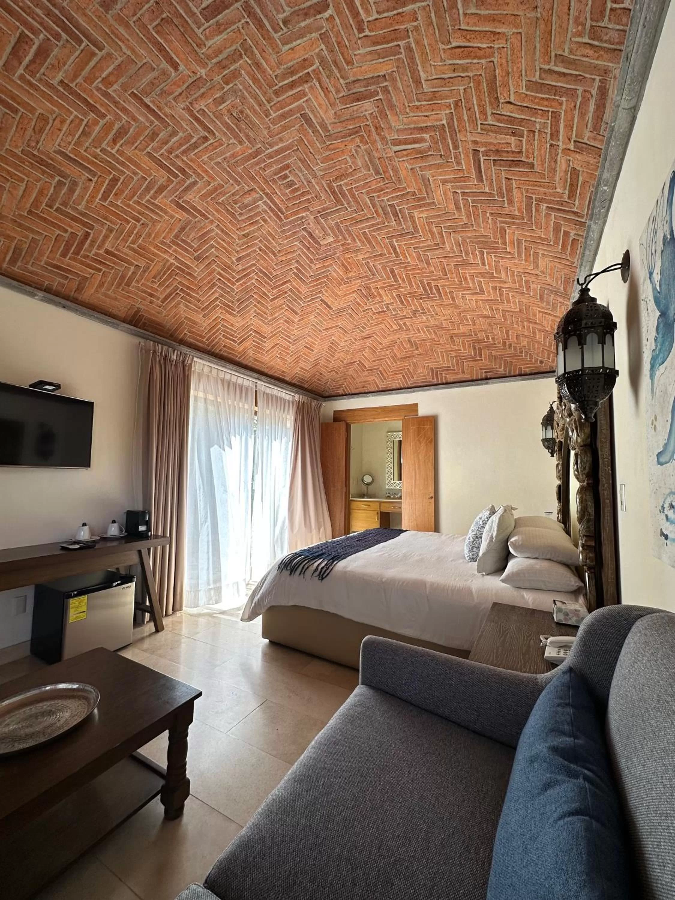 Bed in Hotel Lindo Ajijic Bed & Breakfast