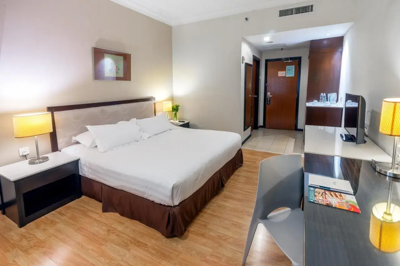 Bedroom, Bed in Crystal Crown Hotel Kuala Lumpur Bedroom, Bed in Crystal Crown Hotel Kuala Lumpur