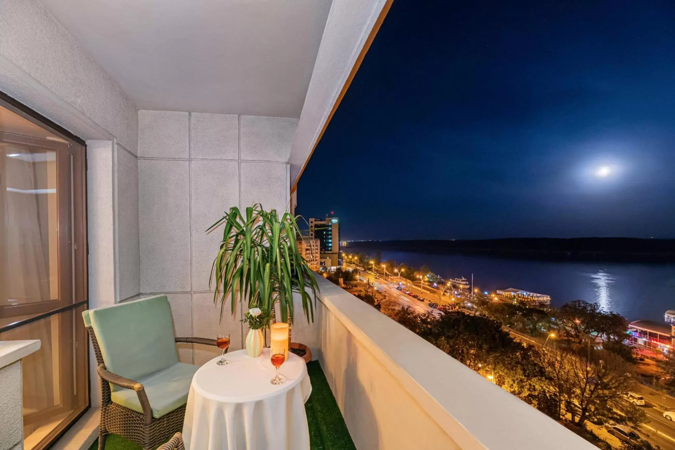 Double Standard Room with Balcony and Danube View - single occupancy in Faleza Hotel by Vega Double Standard Room with Balcony and Danube View - single occupancy in Faleza Hotel by Vega