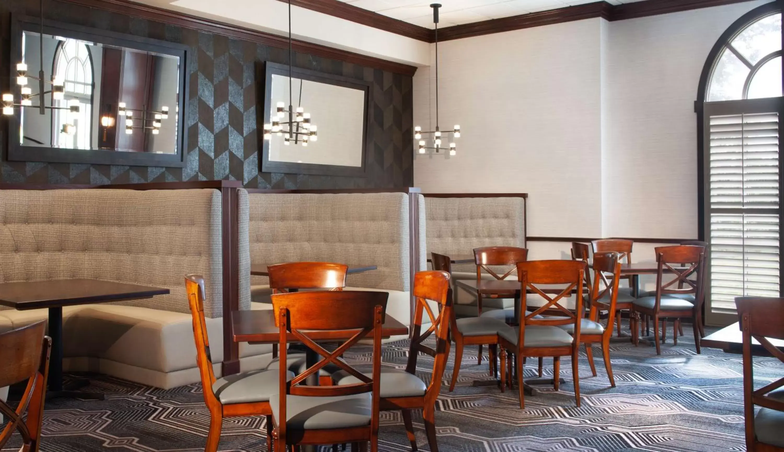 Lounge or bar, Restaurant/Places to Eat in Hilton Atlanta/Marietta Hotel & Conference Center