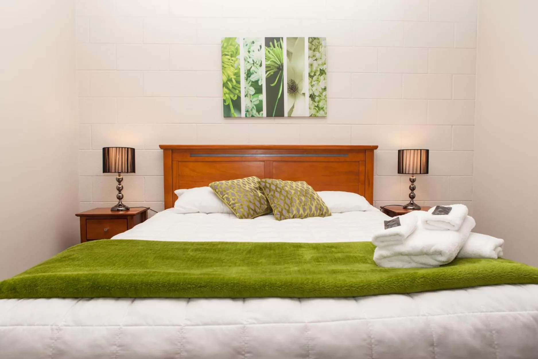 Bed in Picton Accommodation Gateway Motel