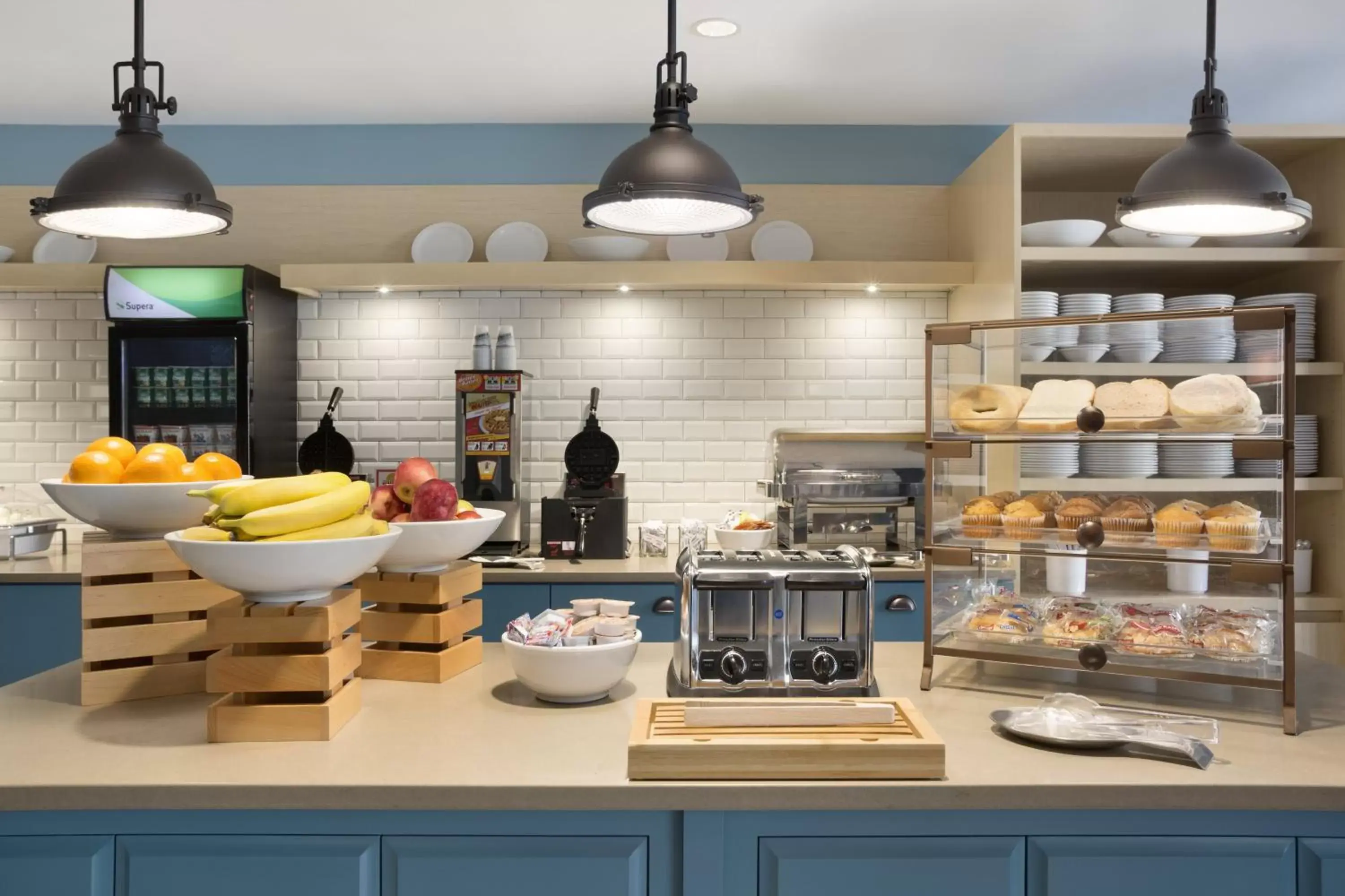 Restaurant/places to eat in Country Inn & Suites by Radisson Asheville River Arts District Restaurant/places to eat in Country Inn & Suites by Radisson Asheville River Arts District