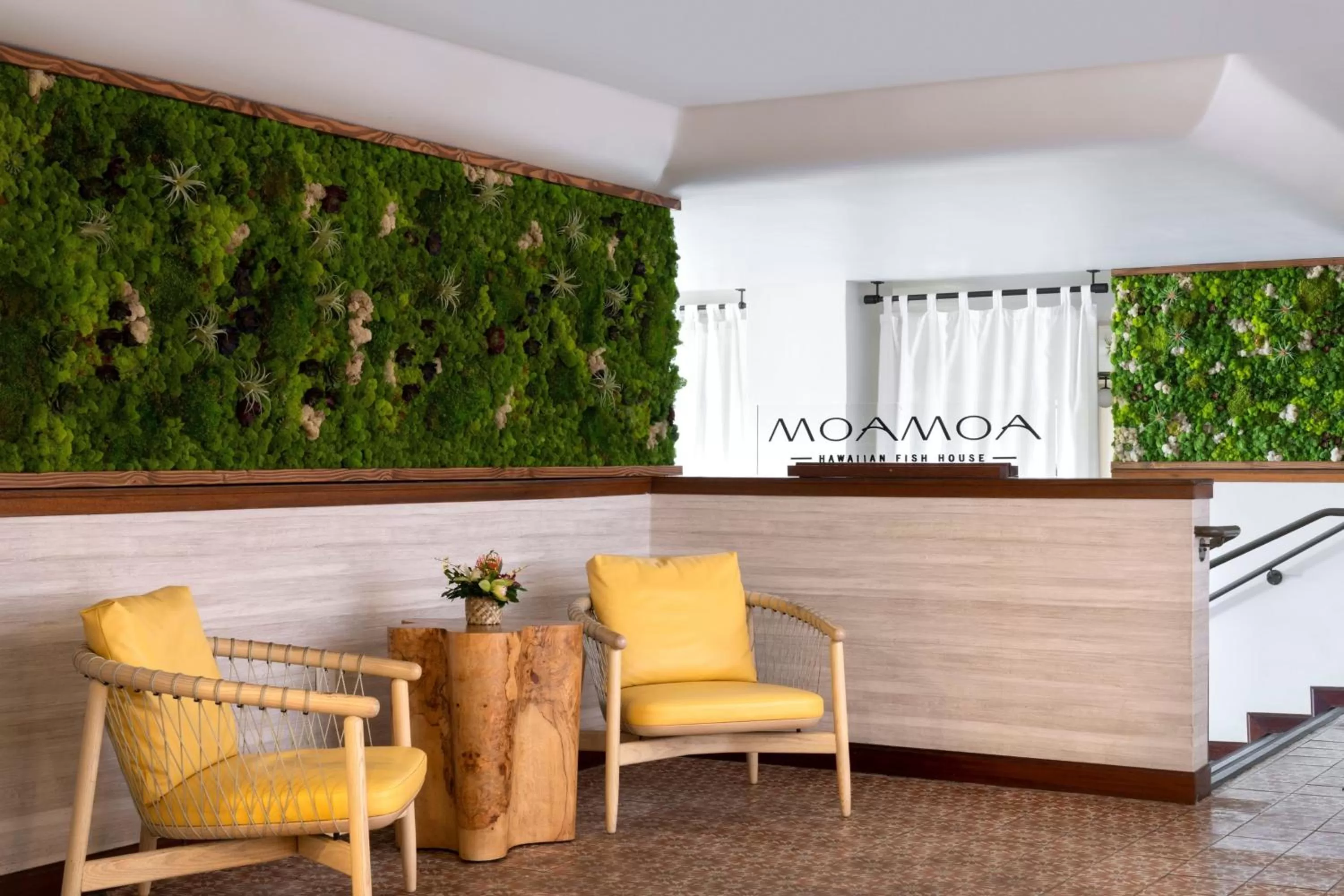 Restaurant/places to eat in Sheraton Kauai Coconut Beach Resort