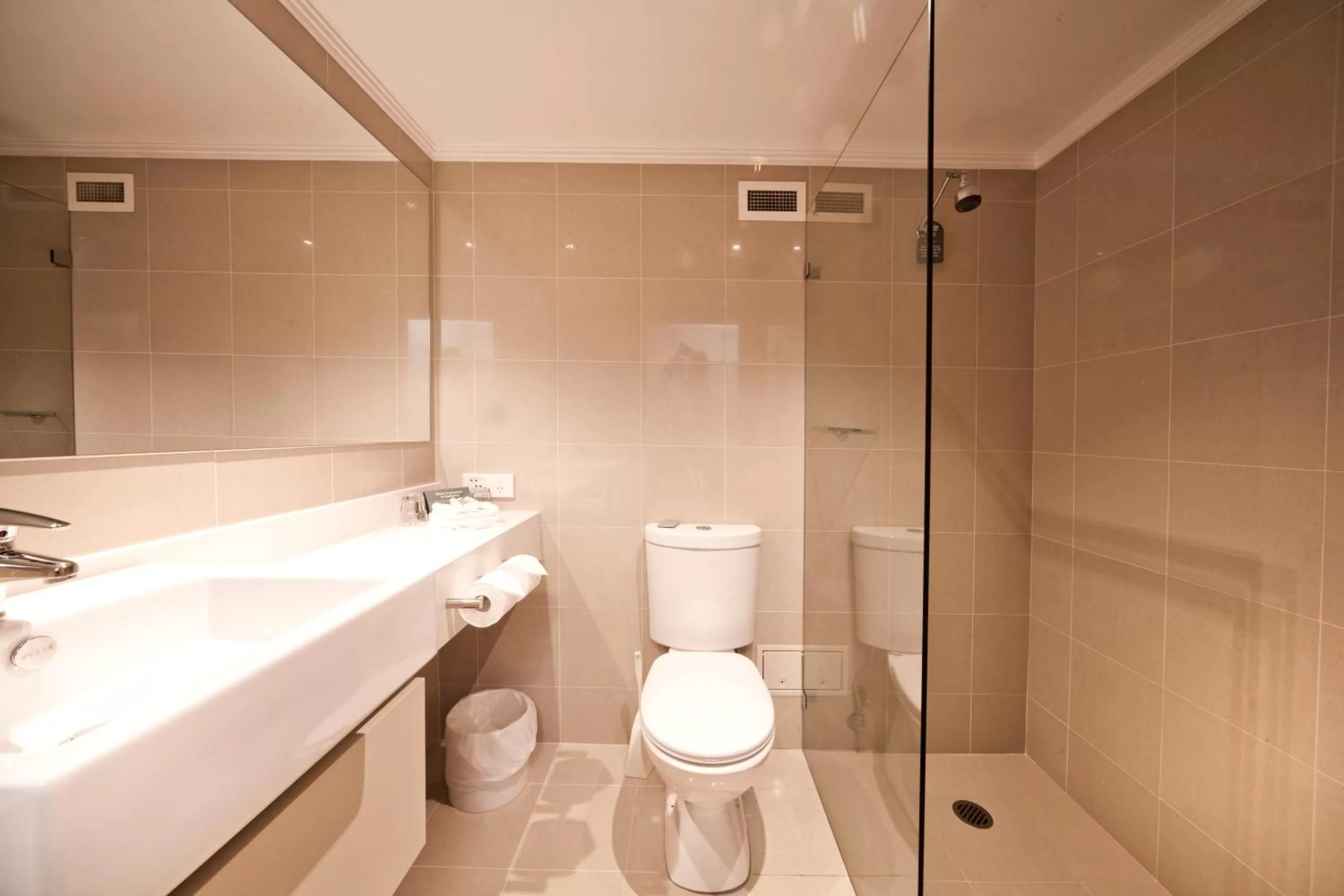 Bathroom in Mercure Canberra