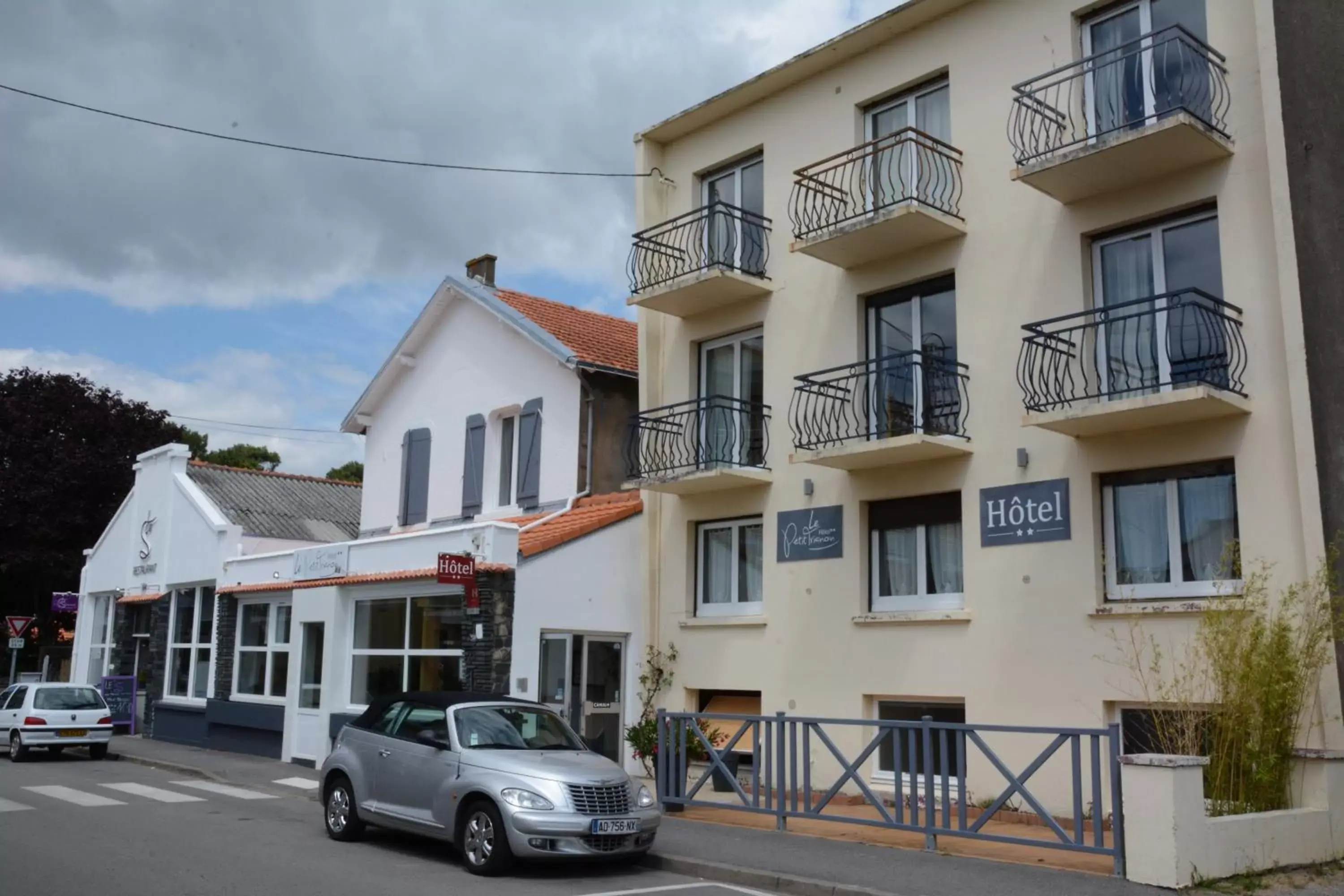 Property Building in Logis Le Petit Trianon