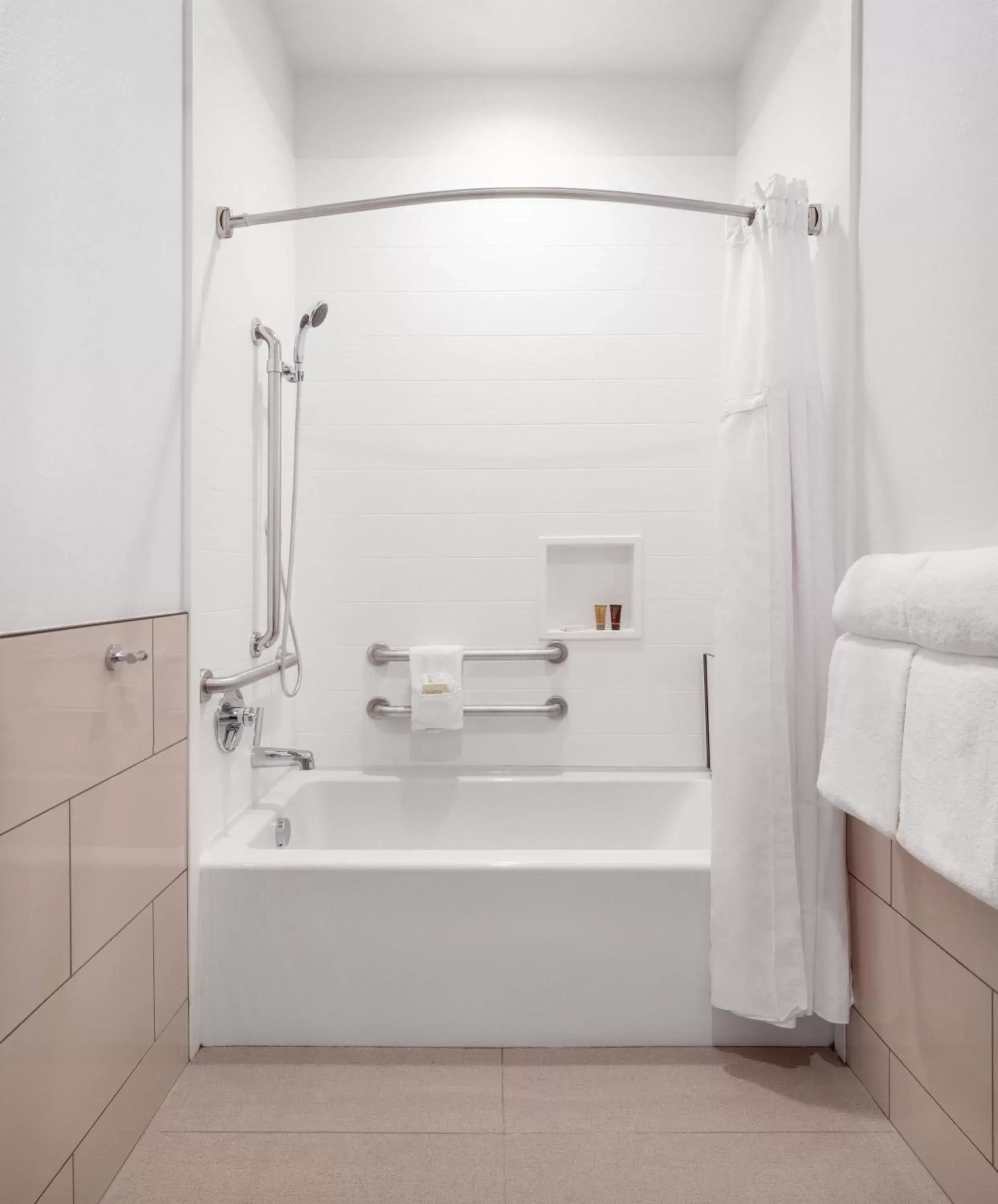 Shower, Bathroom in Ayres Hotel Vista Carlsbad