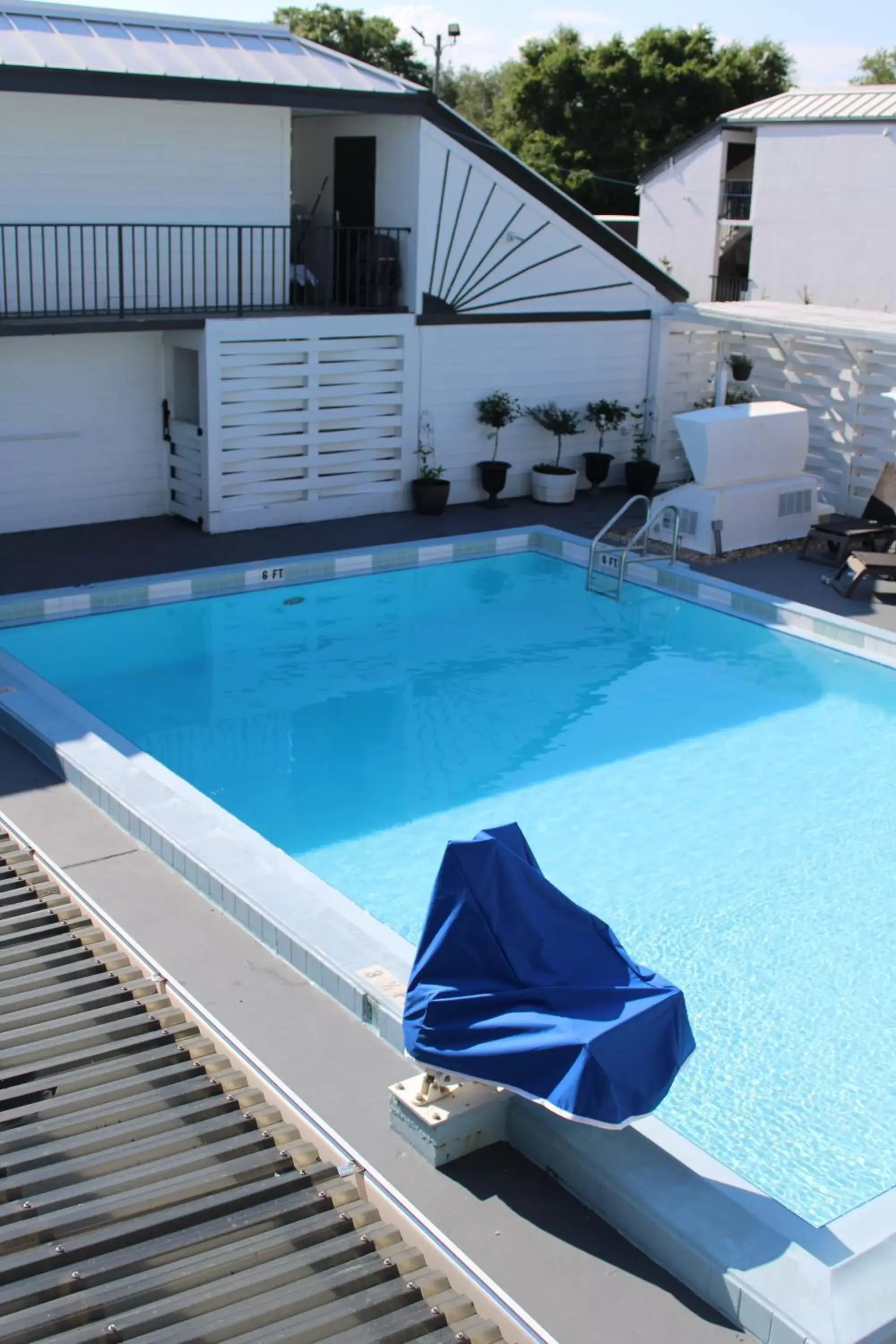 Pool view, Swimming Pool in Village Inn Destin