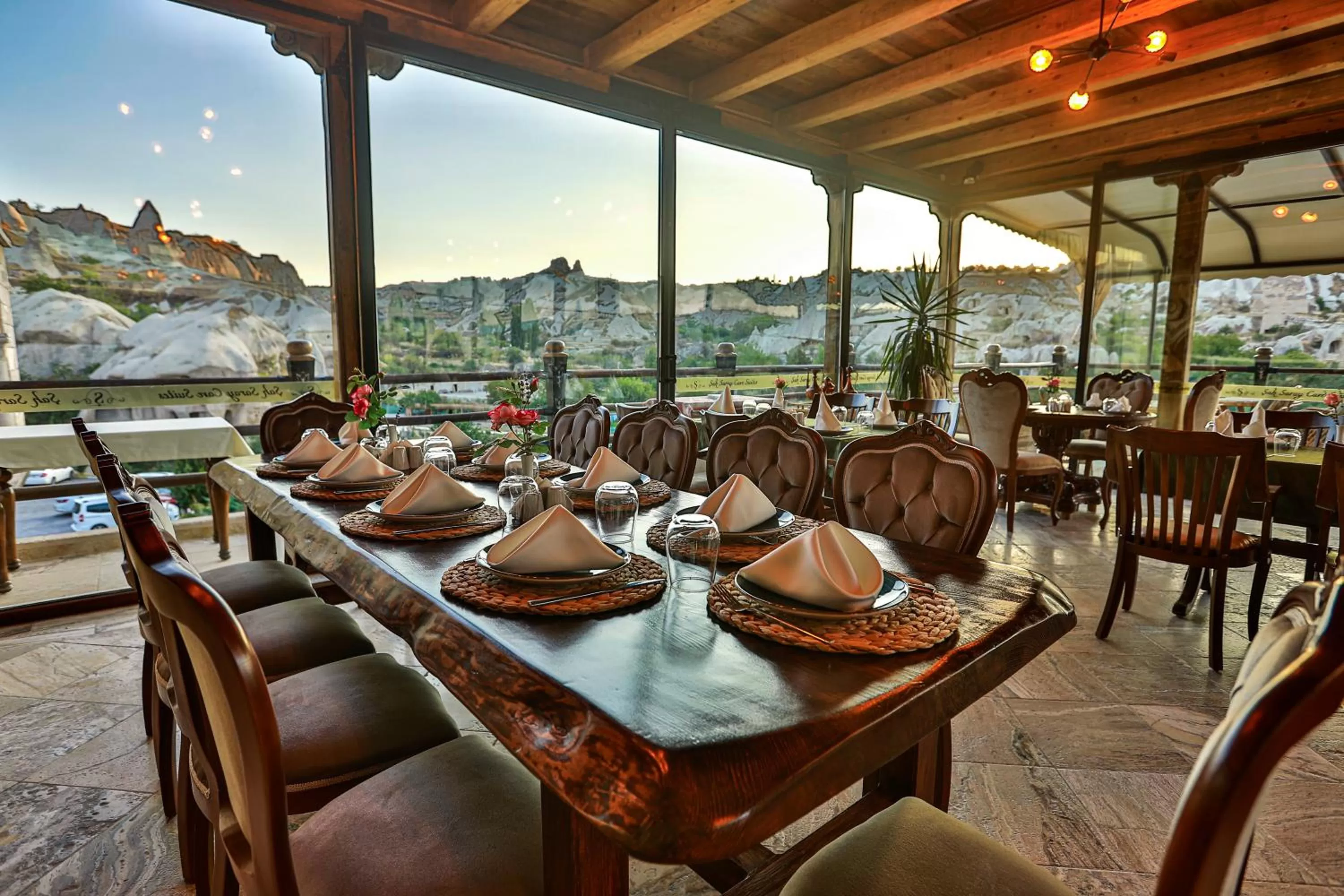 Restaurant/places to eat in Şah Saray Cave Suites Halal Hotel