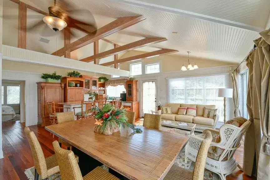 Living room, Dining Area in Old Colorado Inn