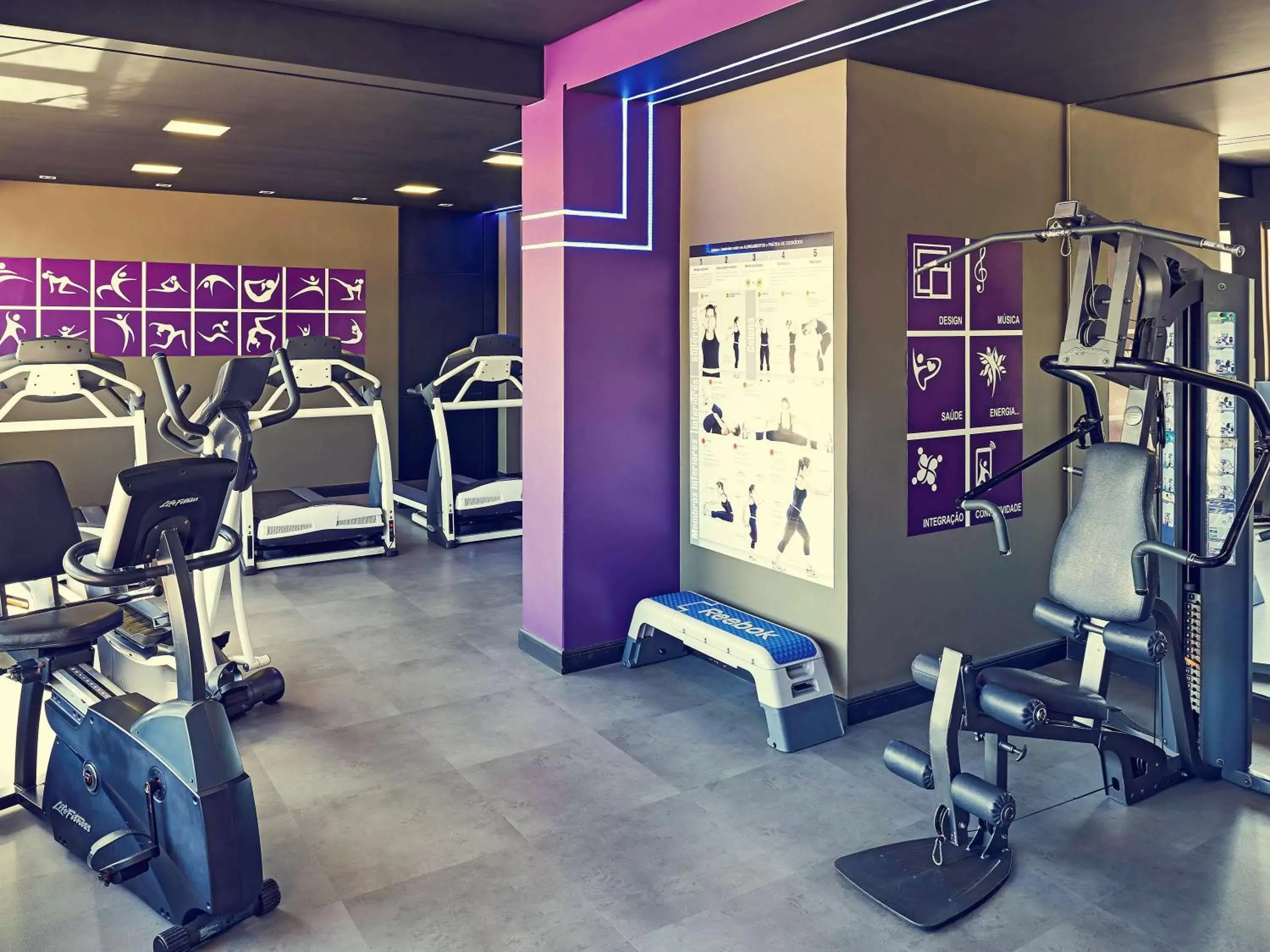 Fitness centre/facilities in Mercure Florianópolis Fitness centre/facilities in Mercure Florianópolis