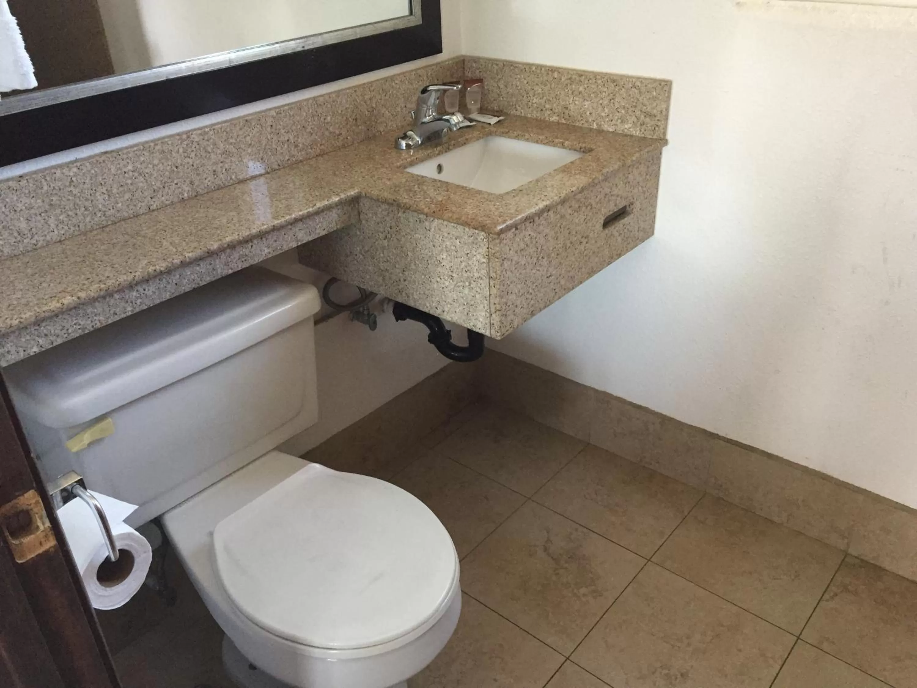 Bathroom in Harbor Inn & Suites Oceanside