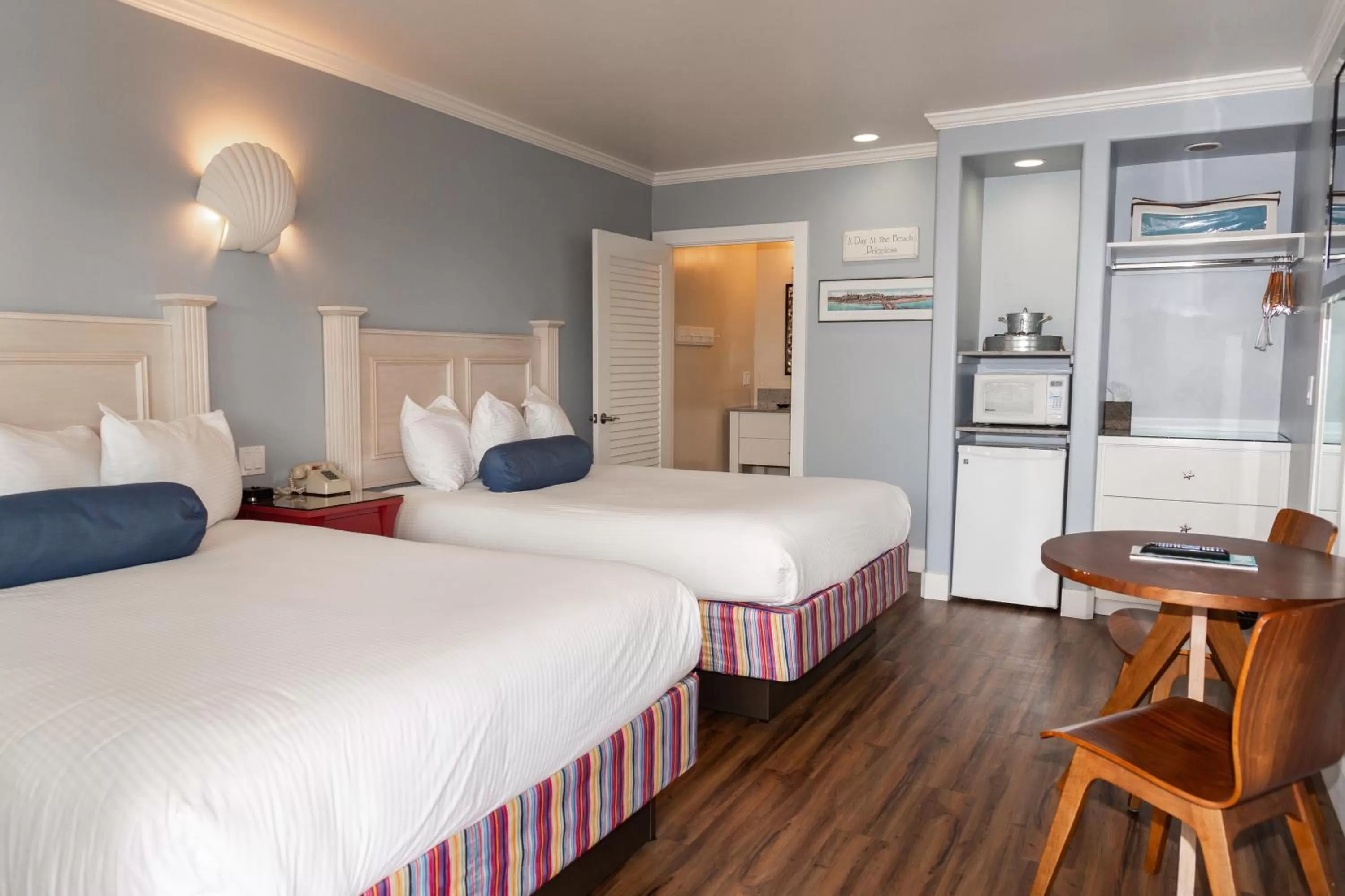 Bed in Beach Street Inn and Suites