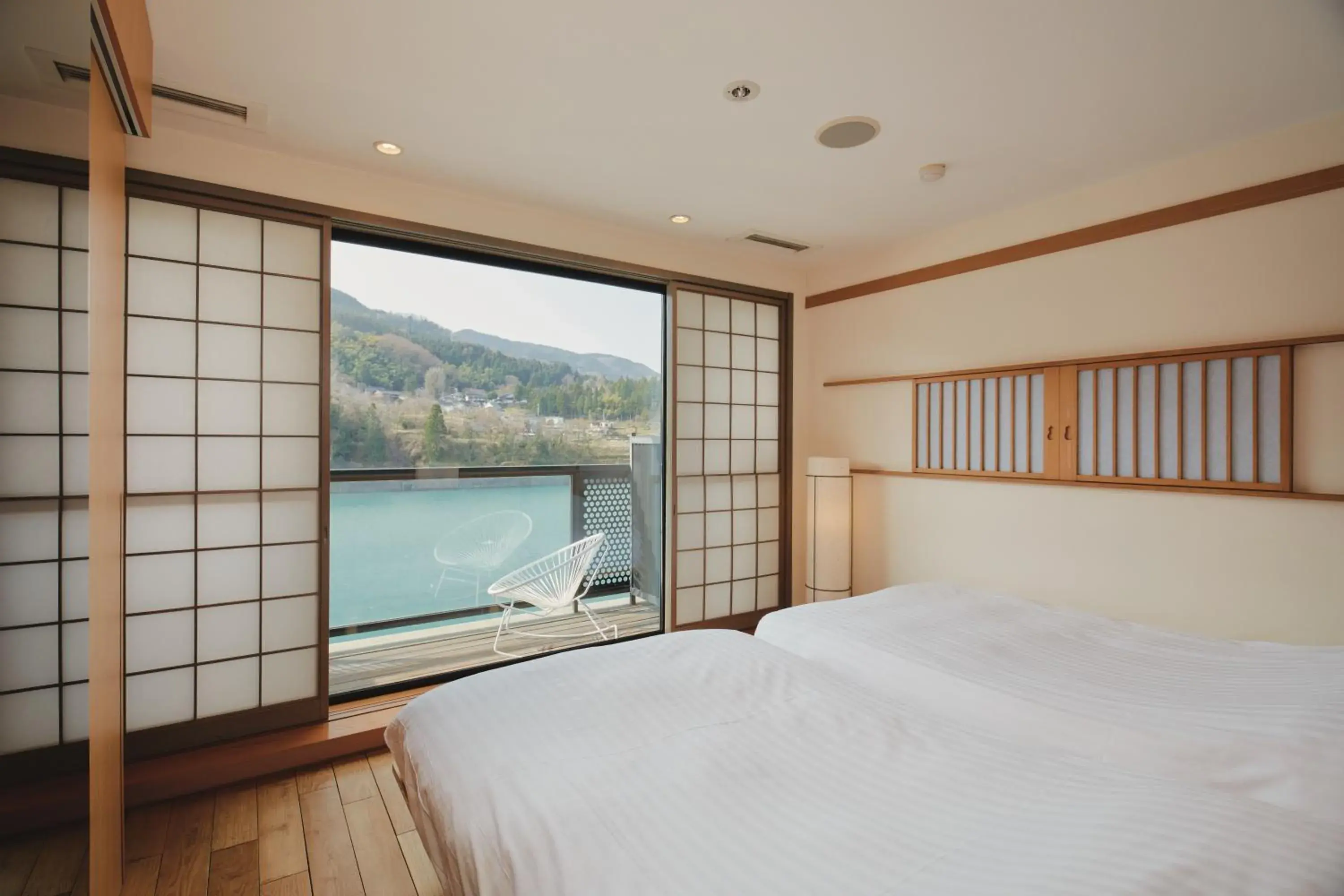 Bed in River Retreat Garaku