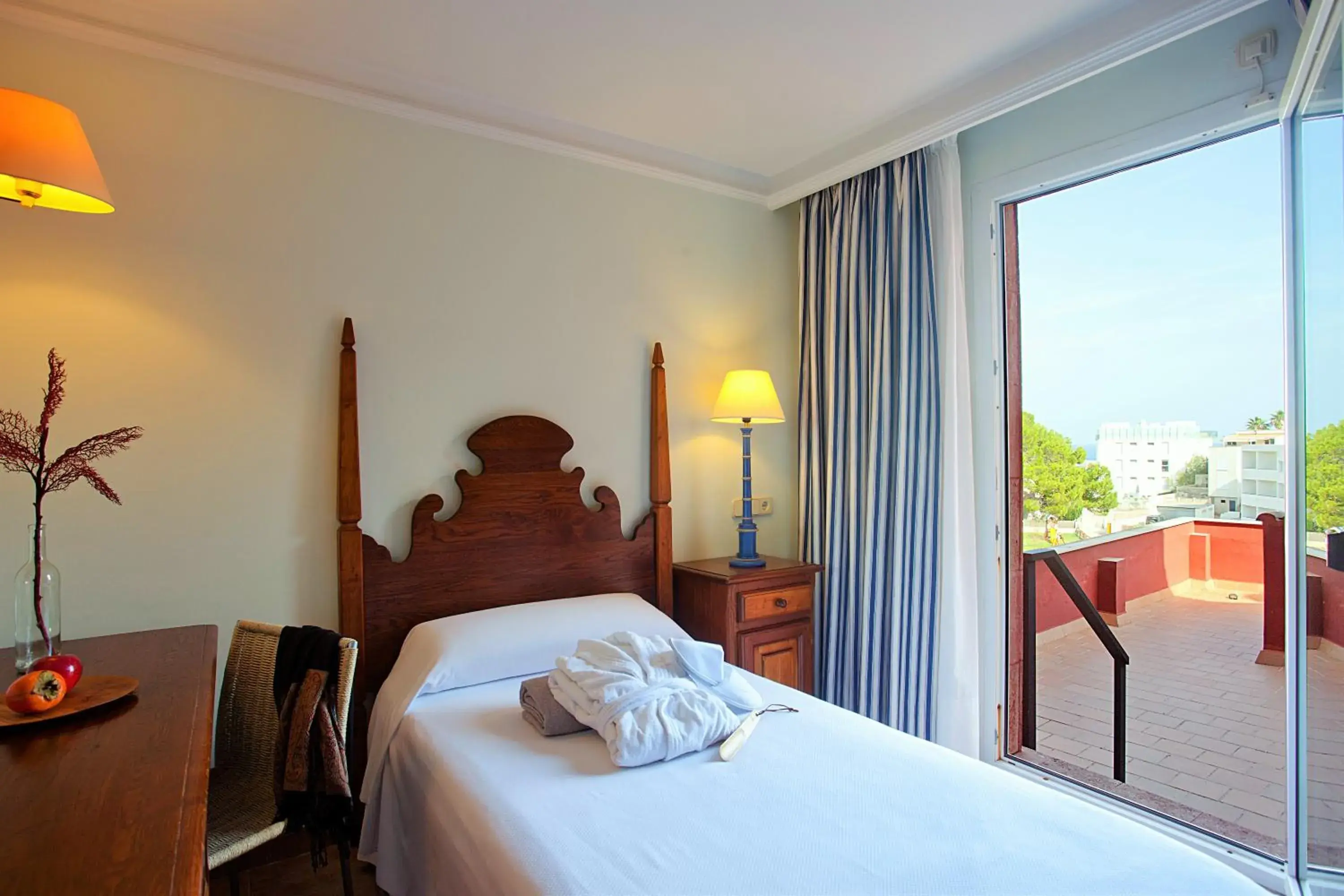 Bed in Hotel Cala Sant Vicenc - Adults Only