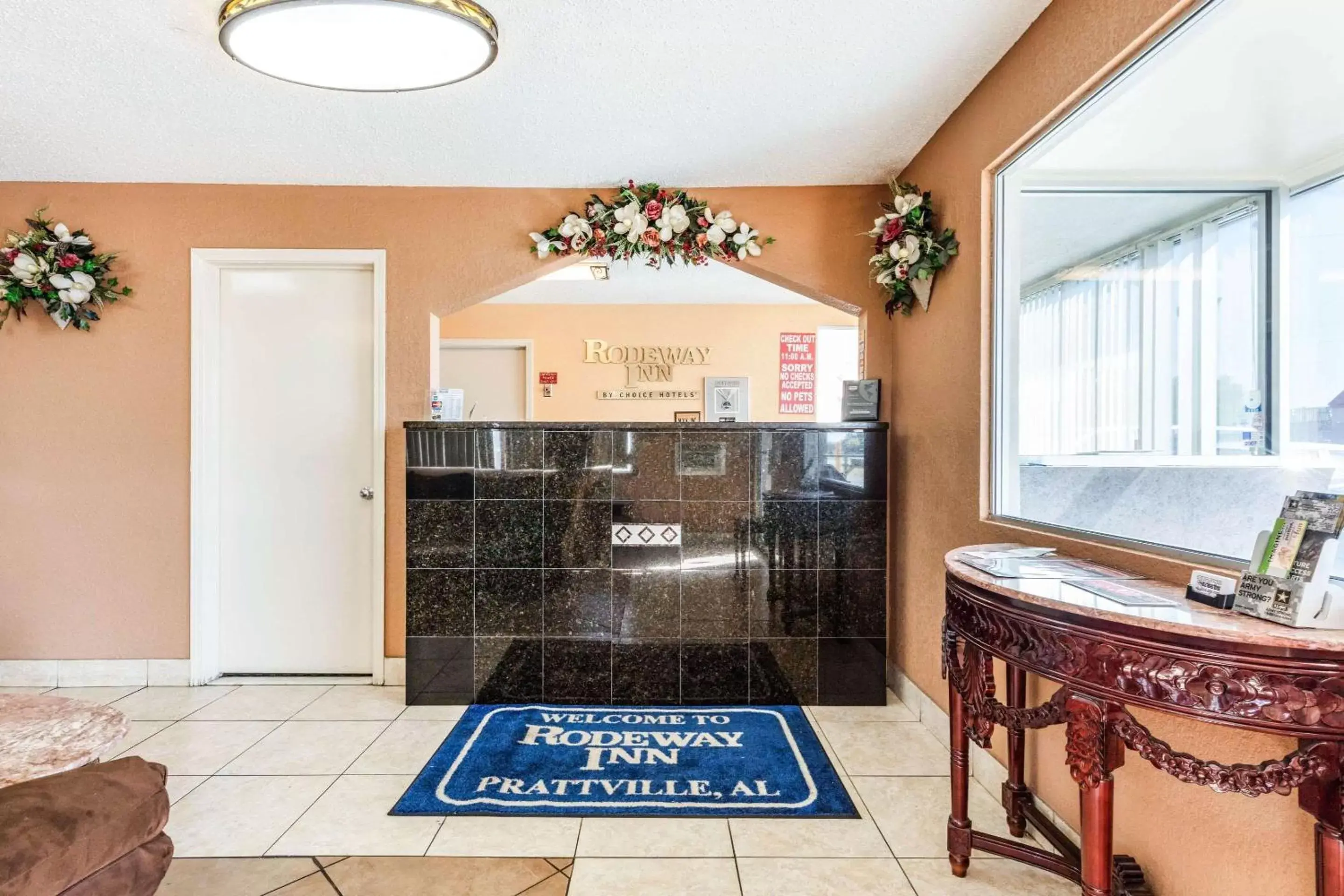 Lobby or reception in Rodeway Inn Prattville I-65