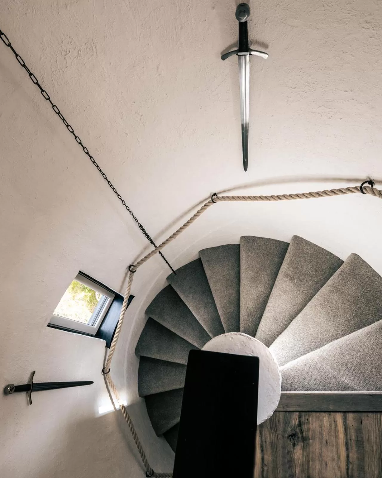 TV/Entertainment Center in White Rose Tower