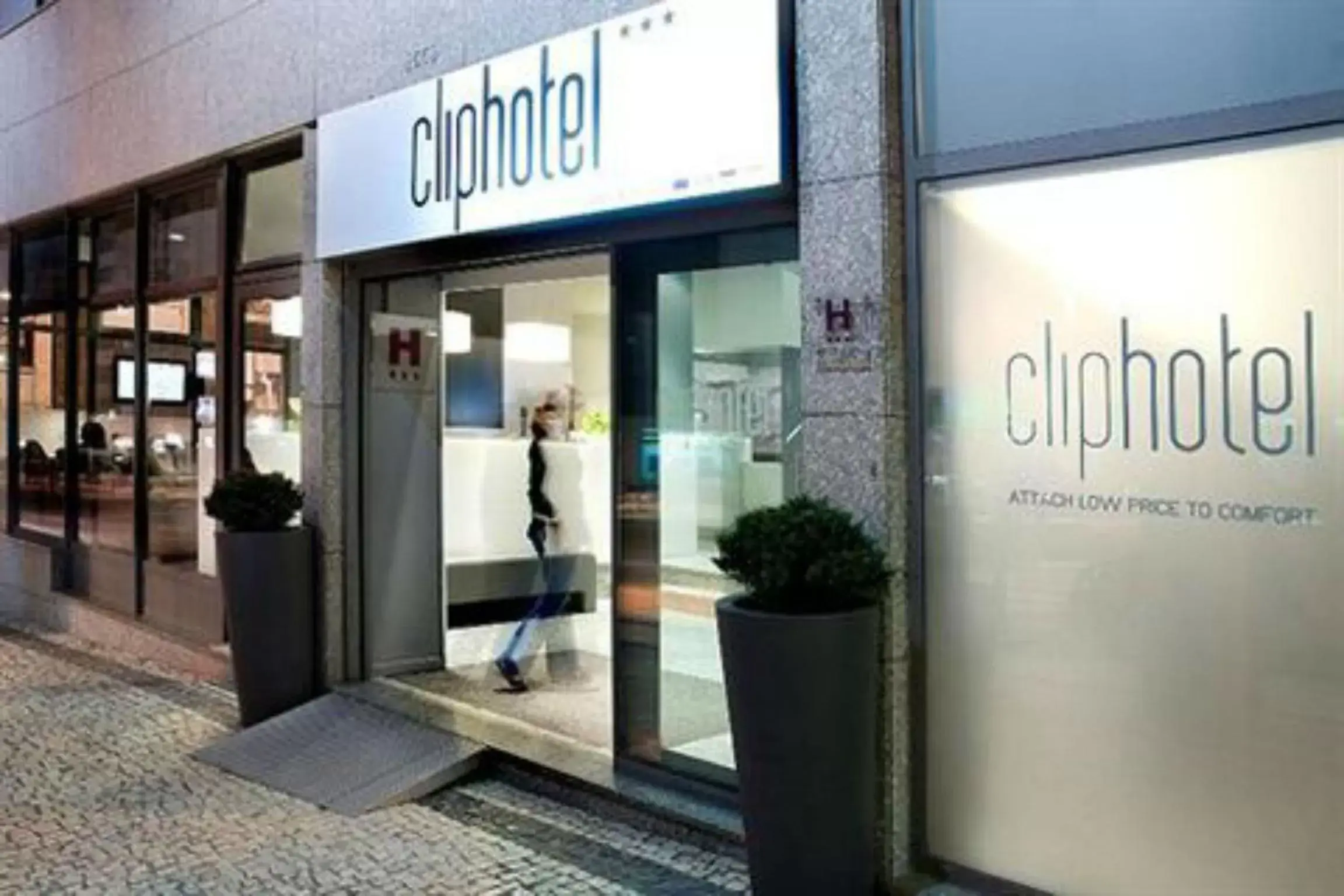 Facade/entrance, Property Logo/Sign in ClipHotel