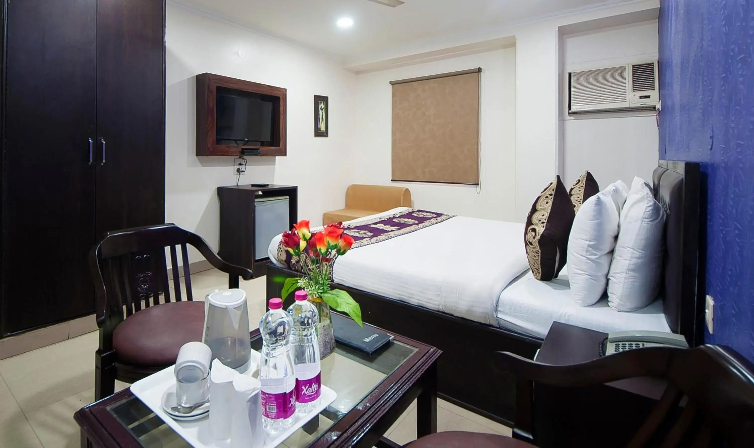 Bedroom in Hotel Dakha International