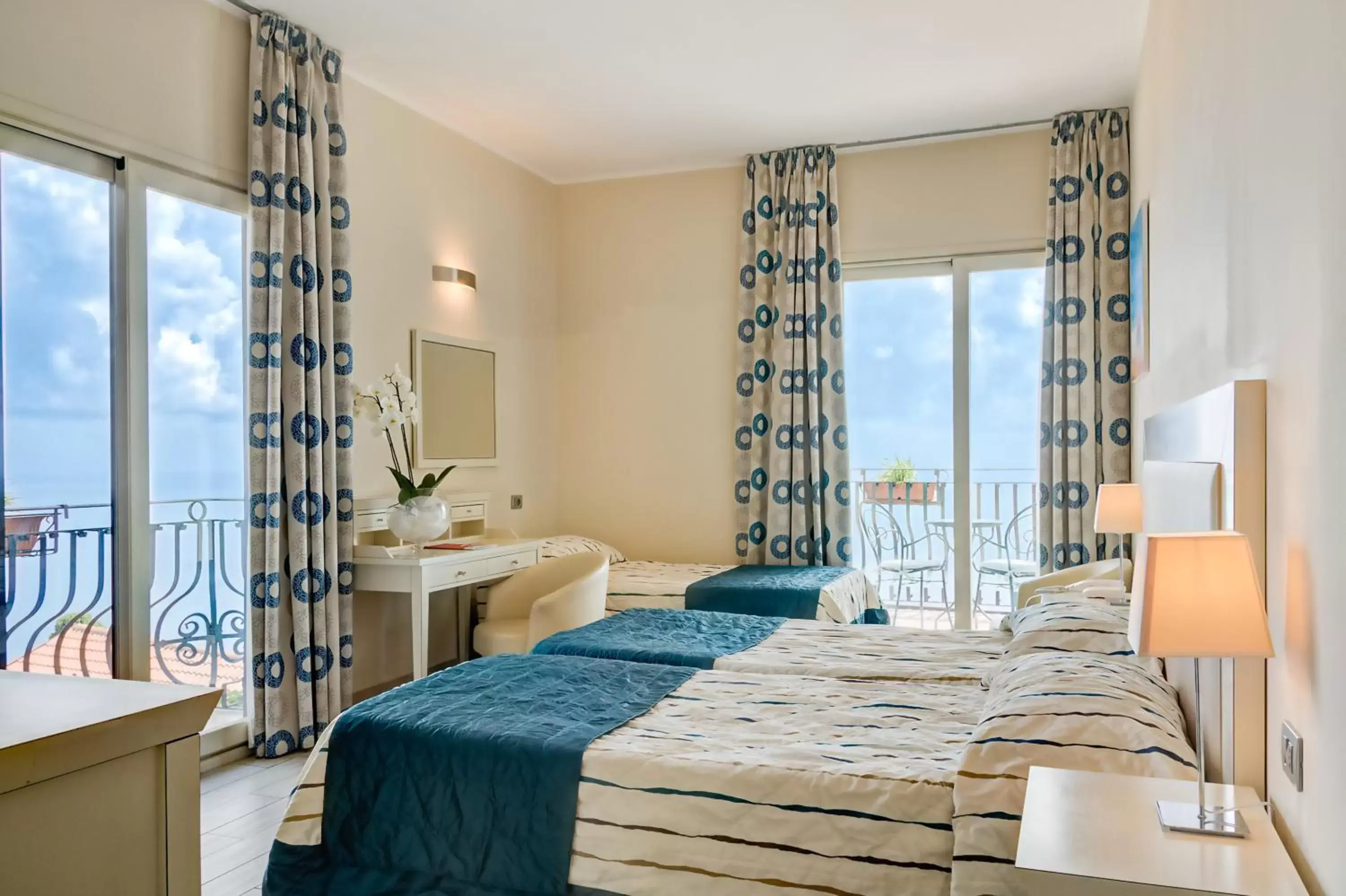 Superior Triple Room with Balcony and Sea View in Hotel Ariston and Palazzo Santa Caterina