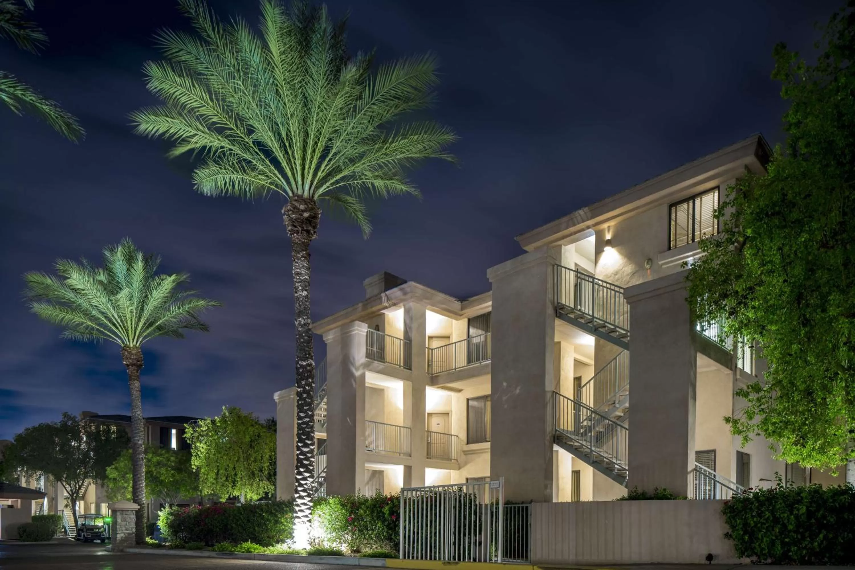 Property building in Hilton Vacation Club Scottsdale Links Resort