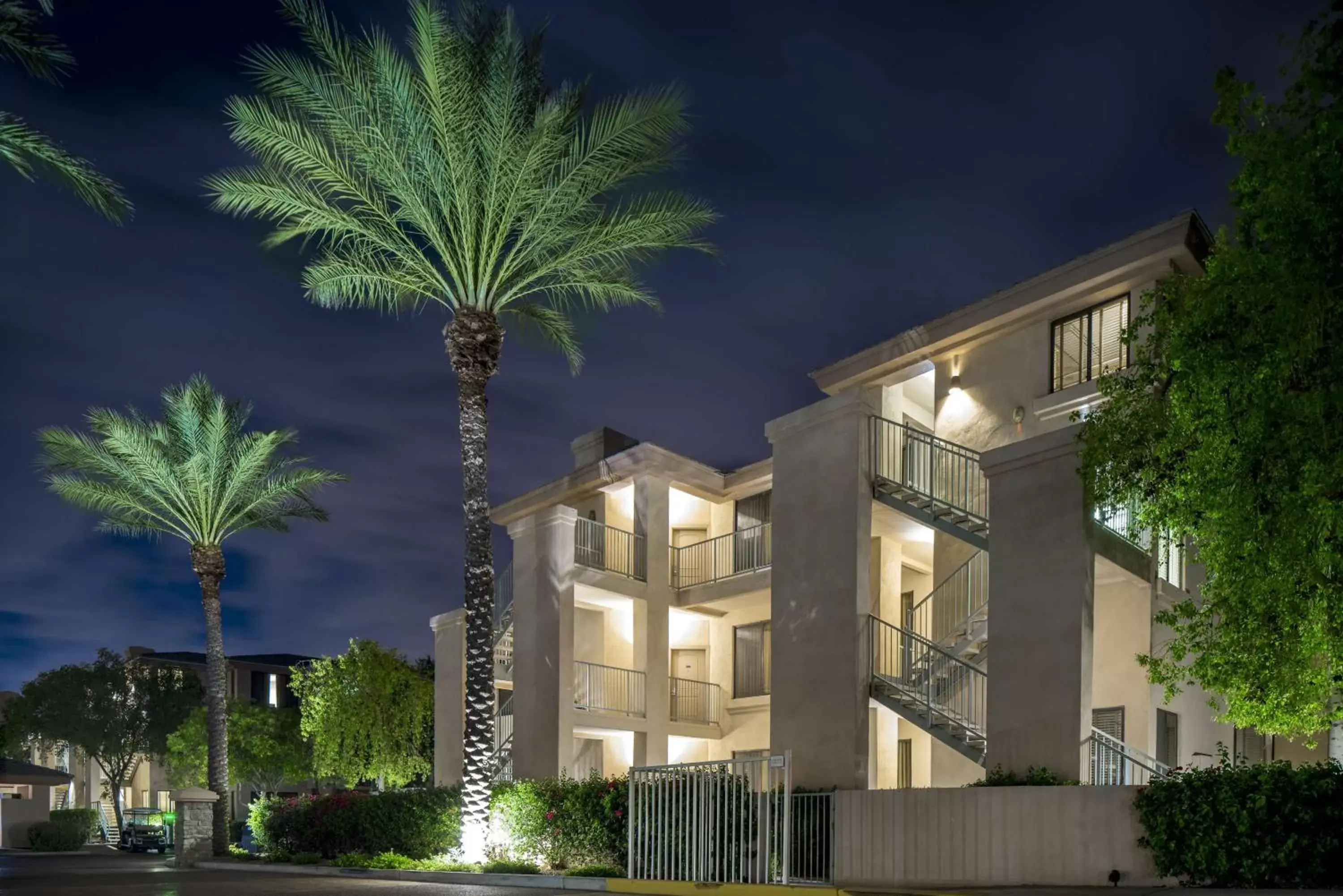 Property Building in Hilton Vacation Club Scottsdale Links Resort